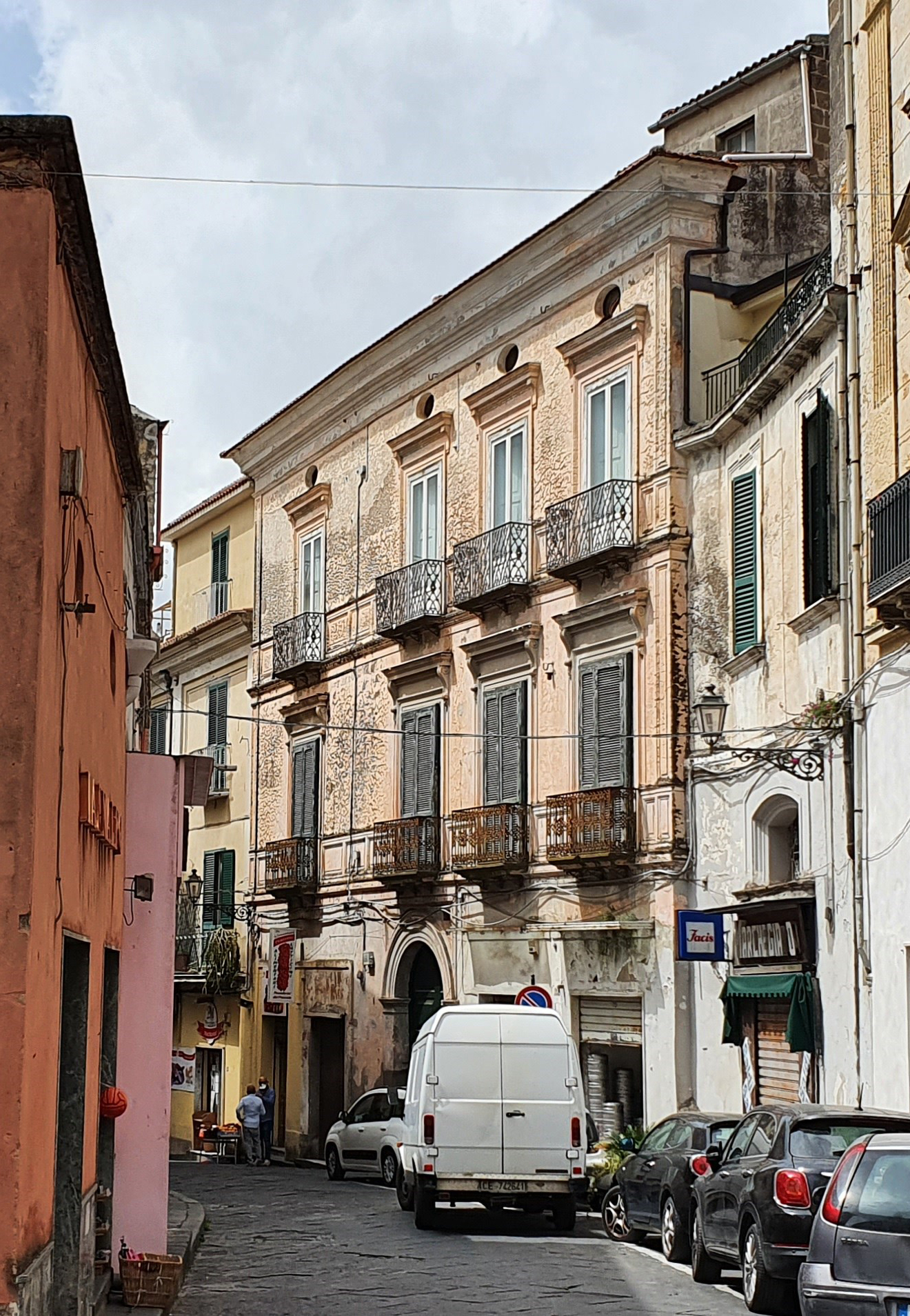 [Palazzo in Corso Lucilio, 157]