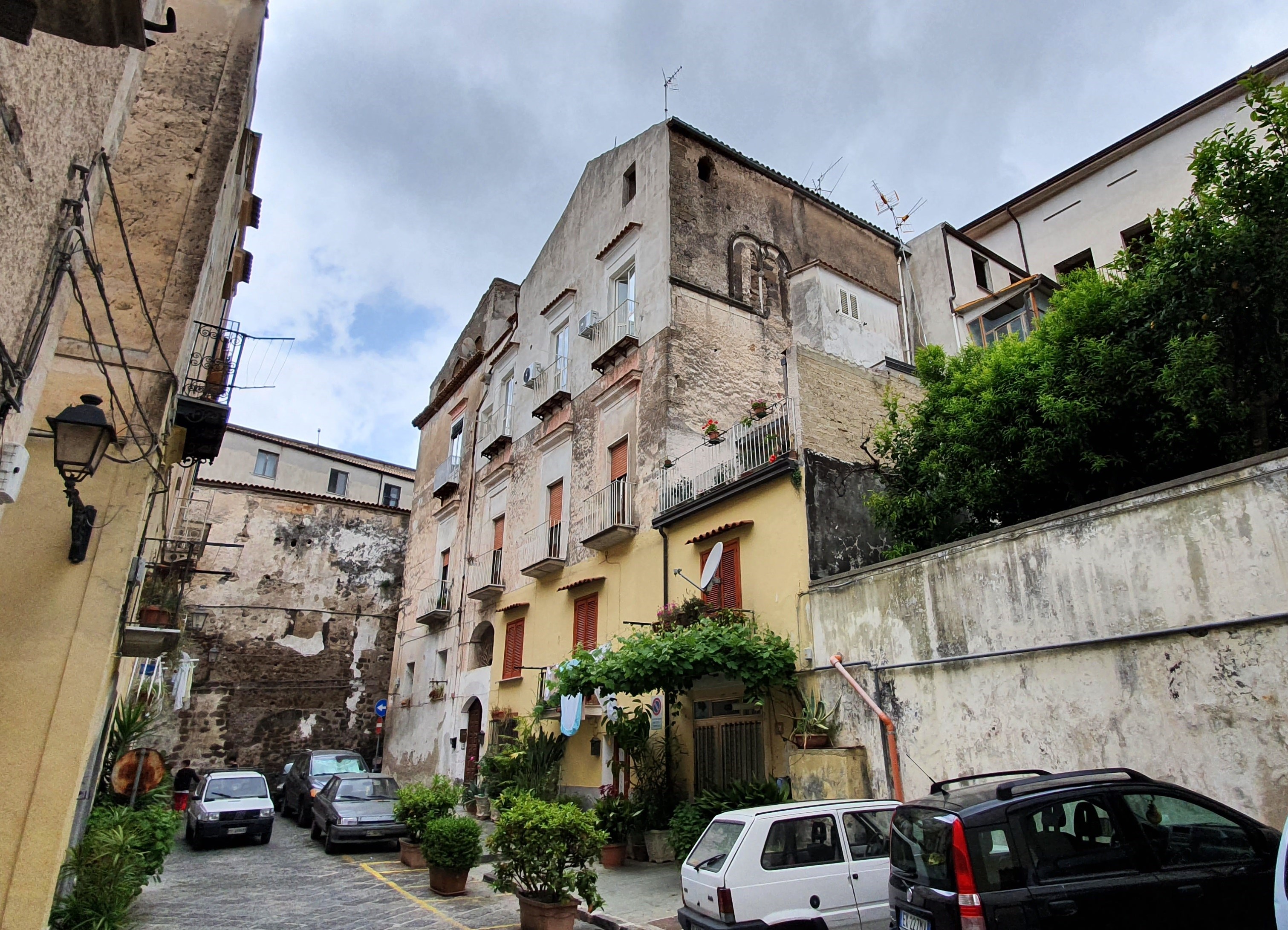 [Palazzo in Via Paolini, 23]