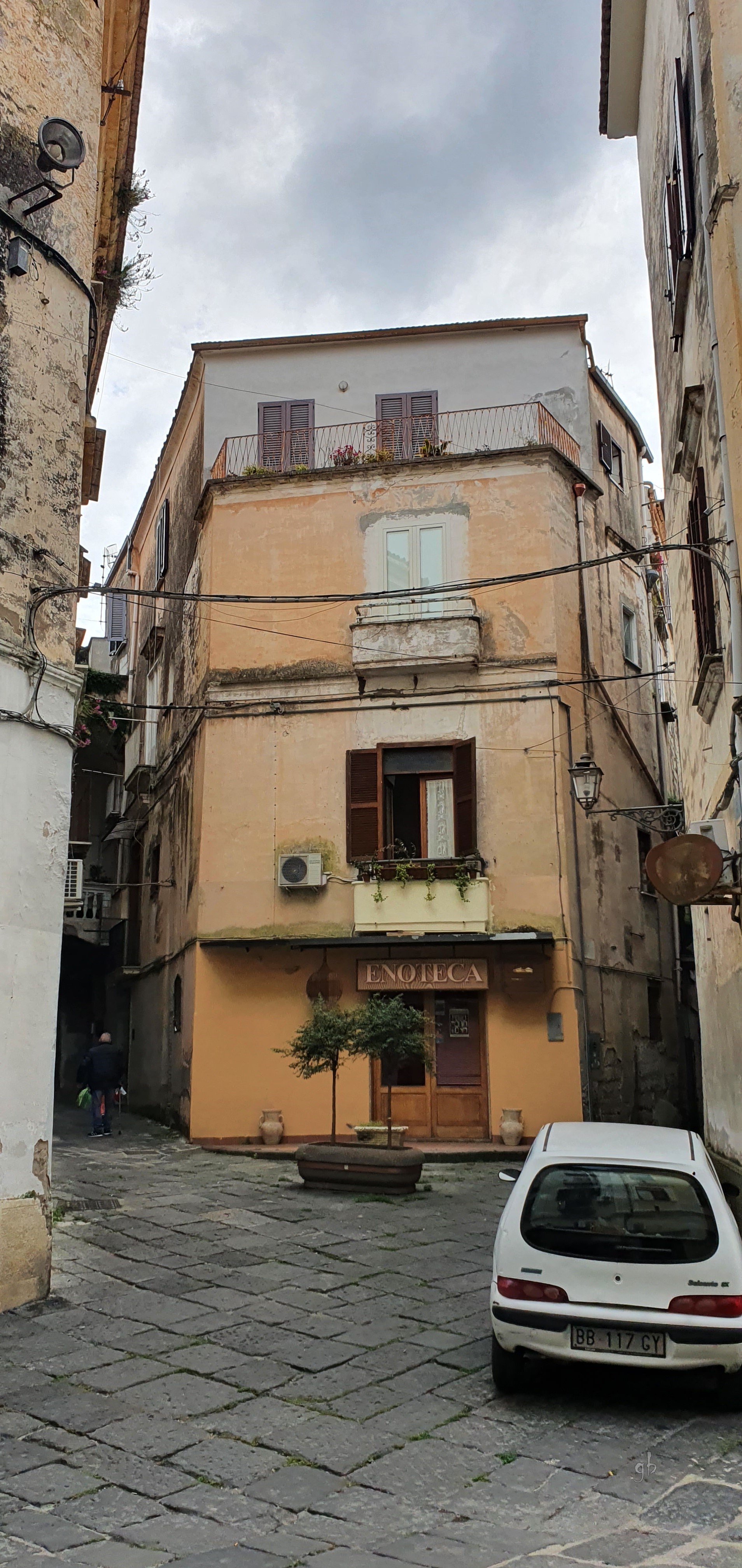 [Palazzo in via Marconi 1,7,9]