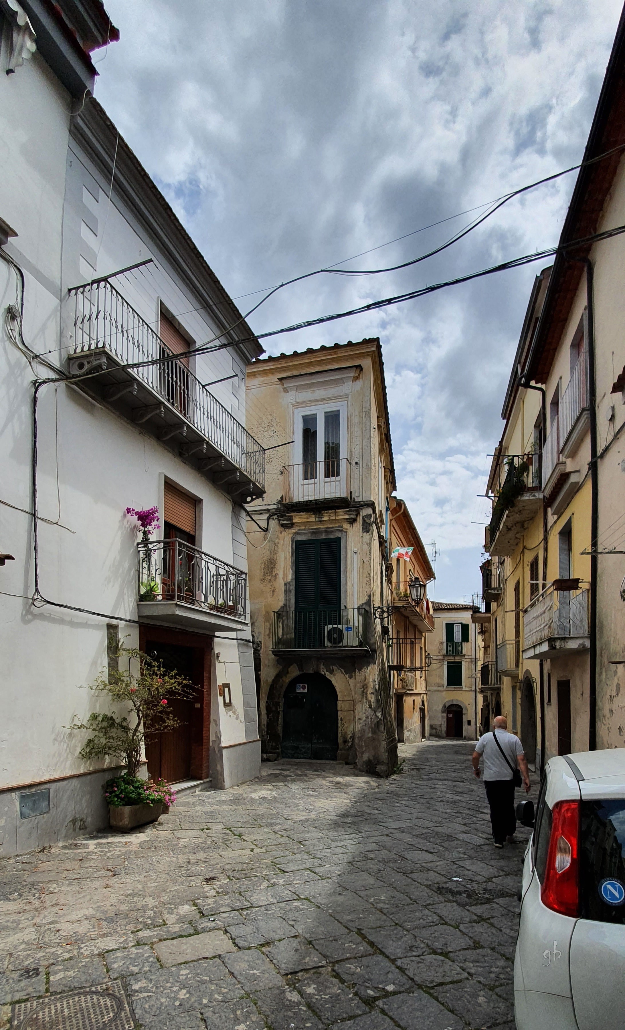 [Palazzo vico II San Leo]