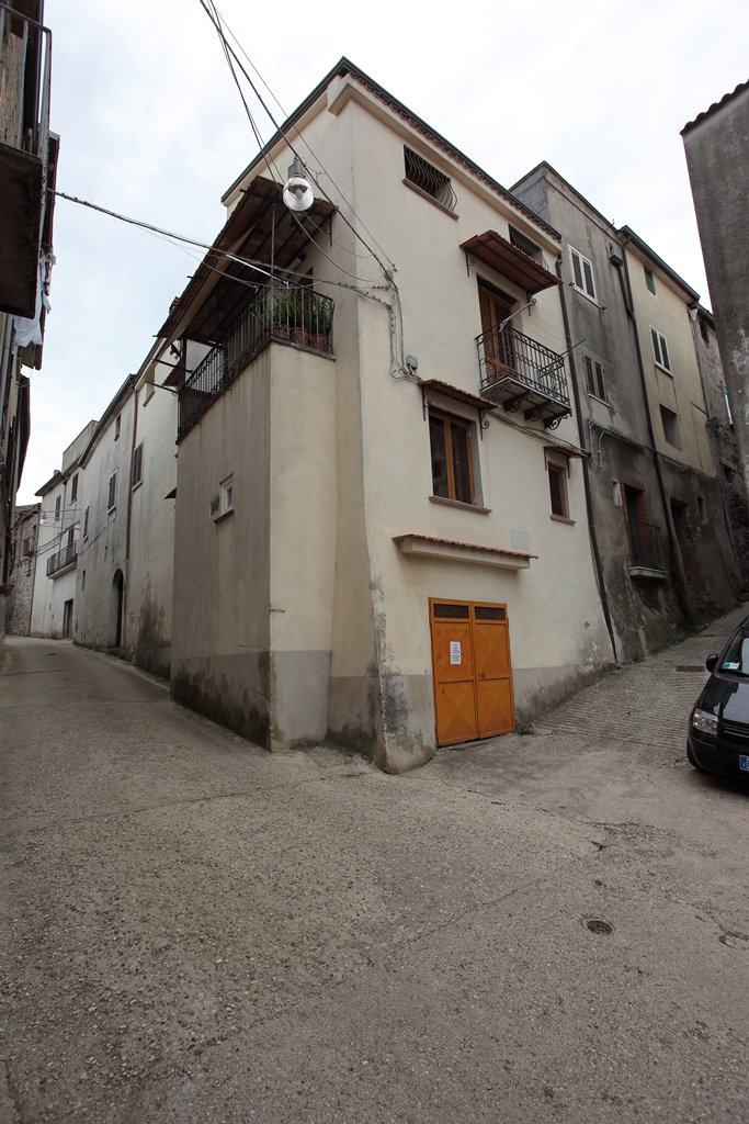 [Palazzo in Via della Lupara, 9]
