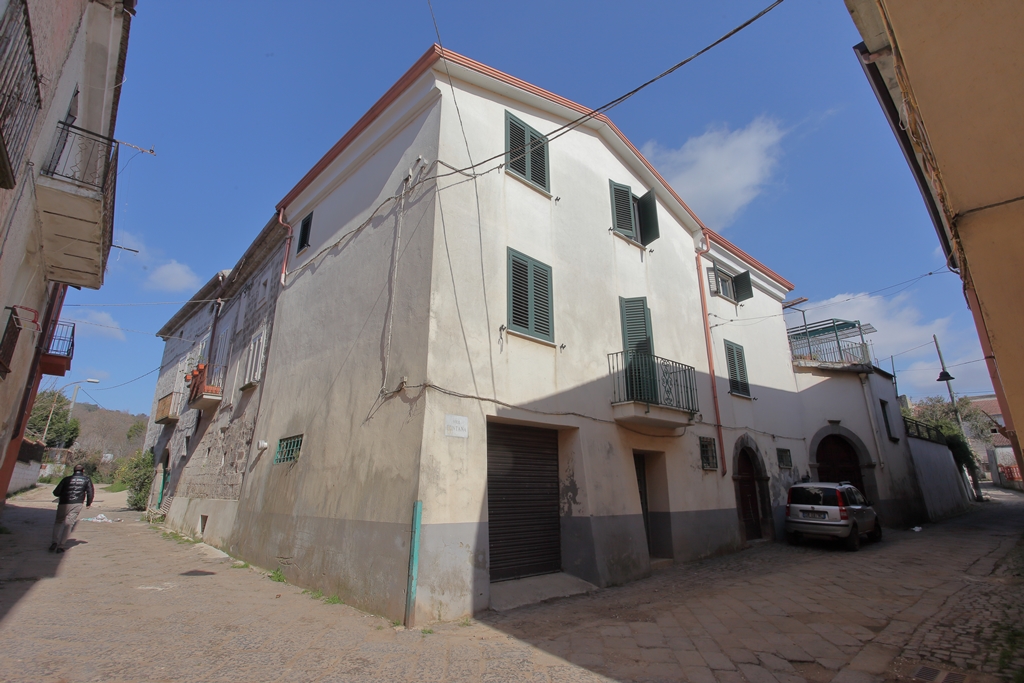[Palazzo in vico Fontana, 5]