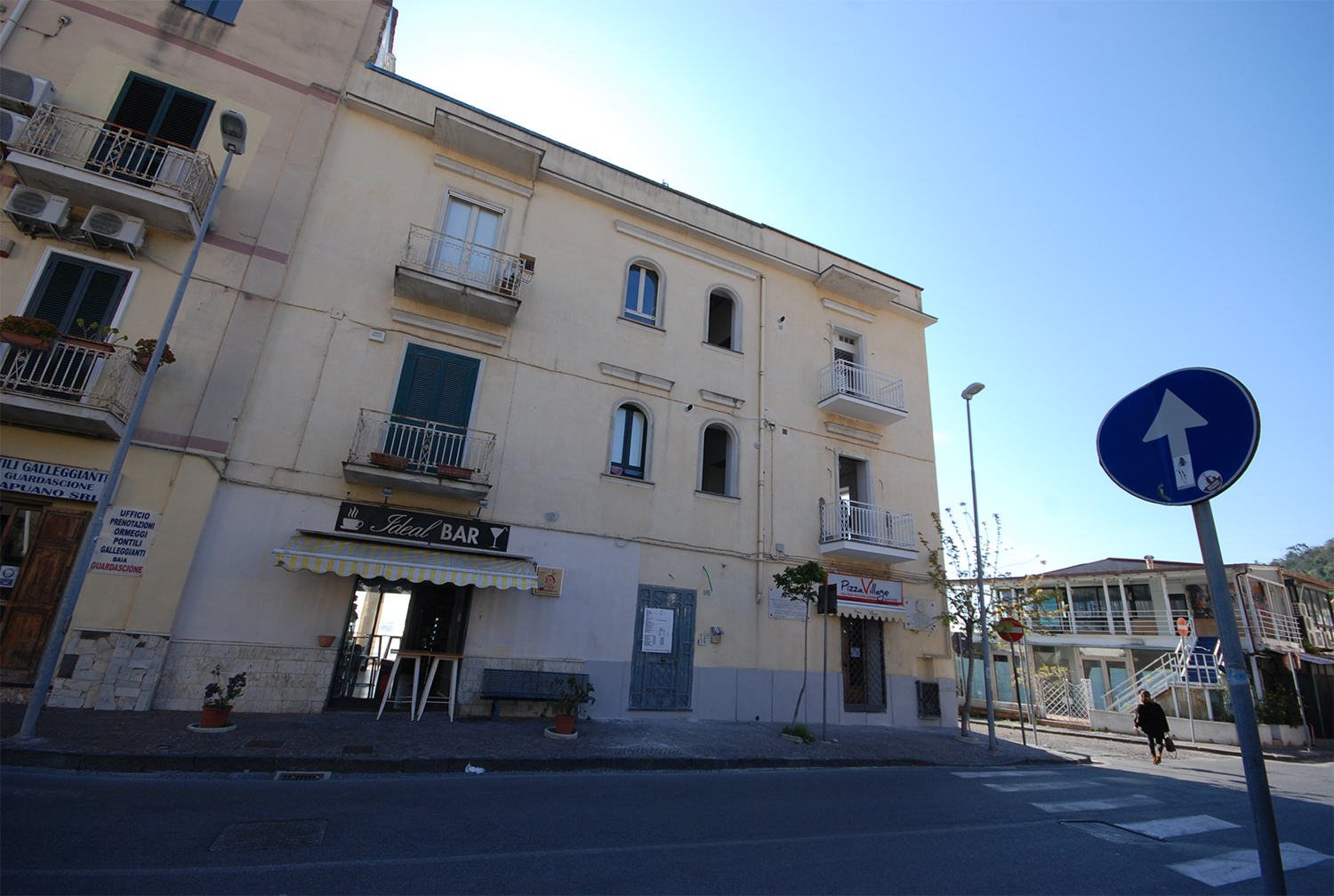 [Palazzo Via Lucullo,9]