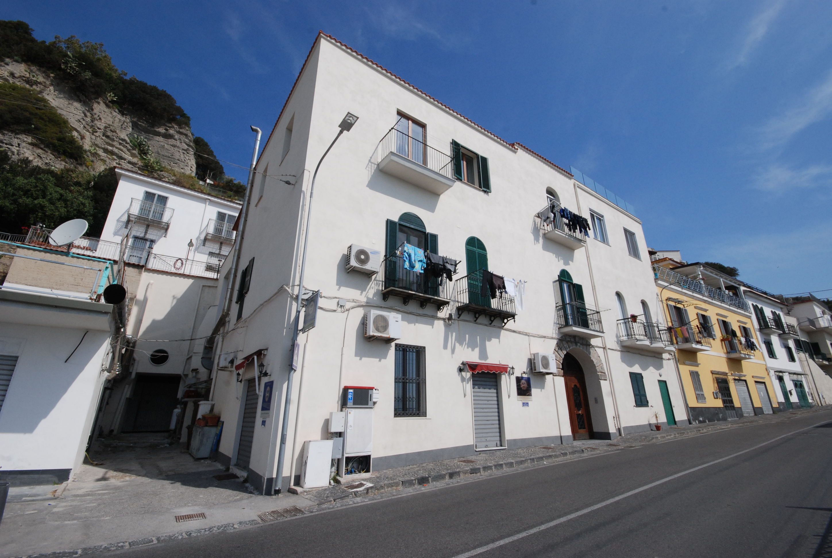 [Palazzo Via Montegrillo]