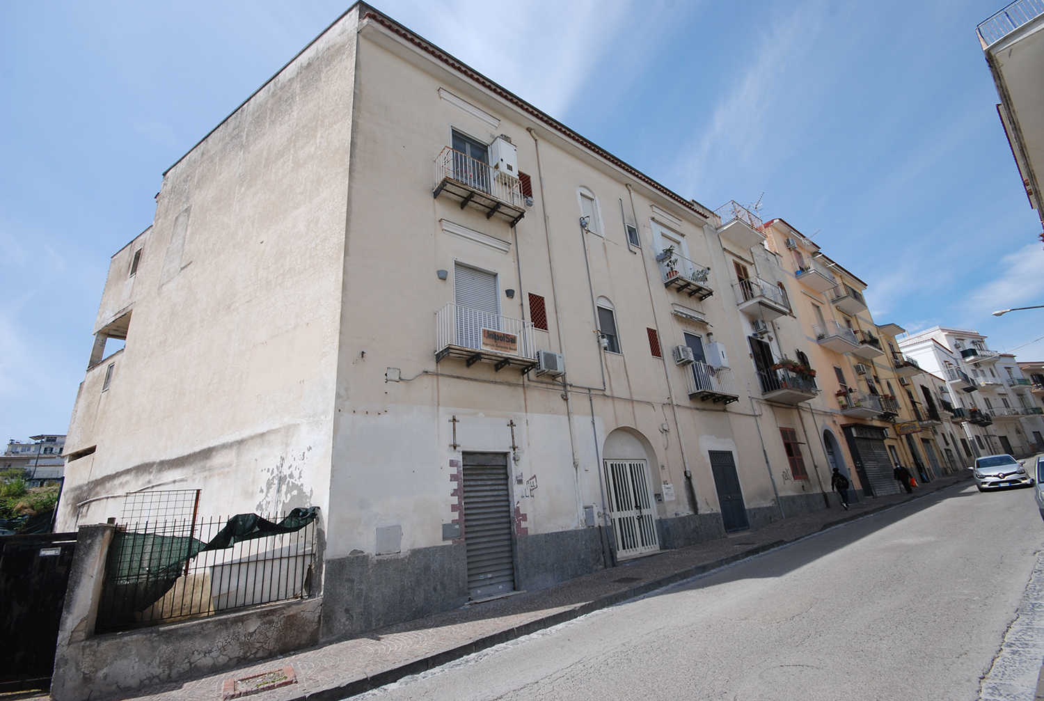 [Palazzo Via Roma, 44]