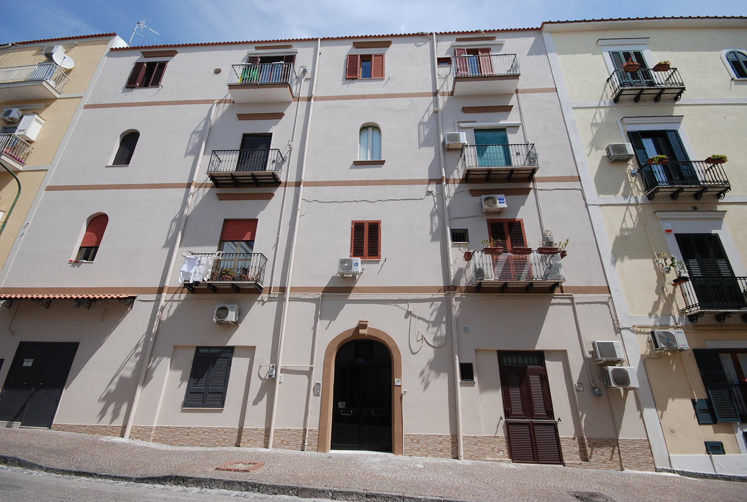 [Palazzo Via Roma, 89]