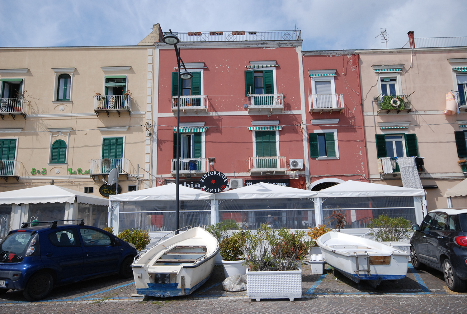 [Palazzo via Molo di Baia,32]