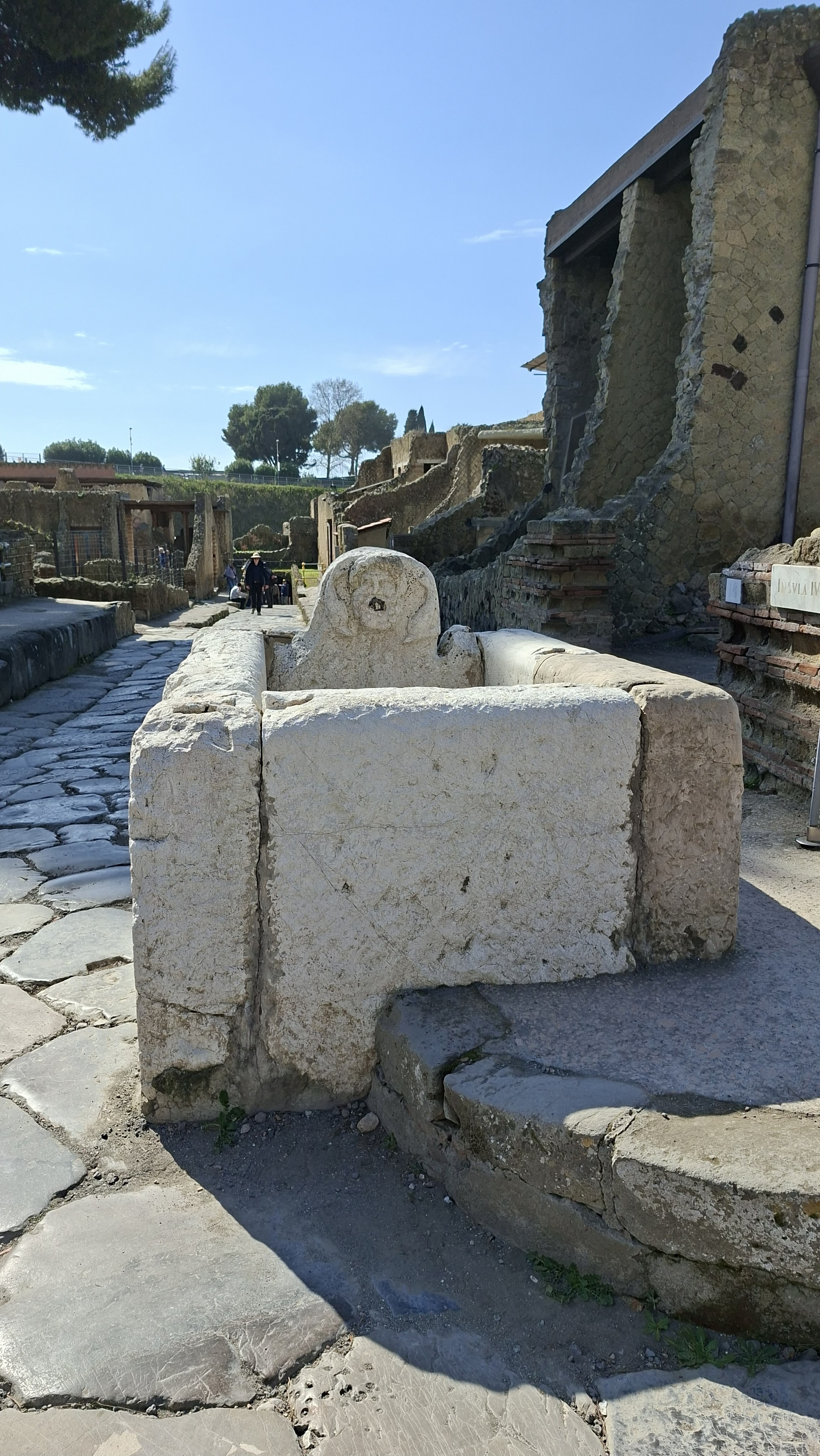 fontana monumentale
