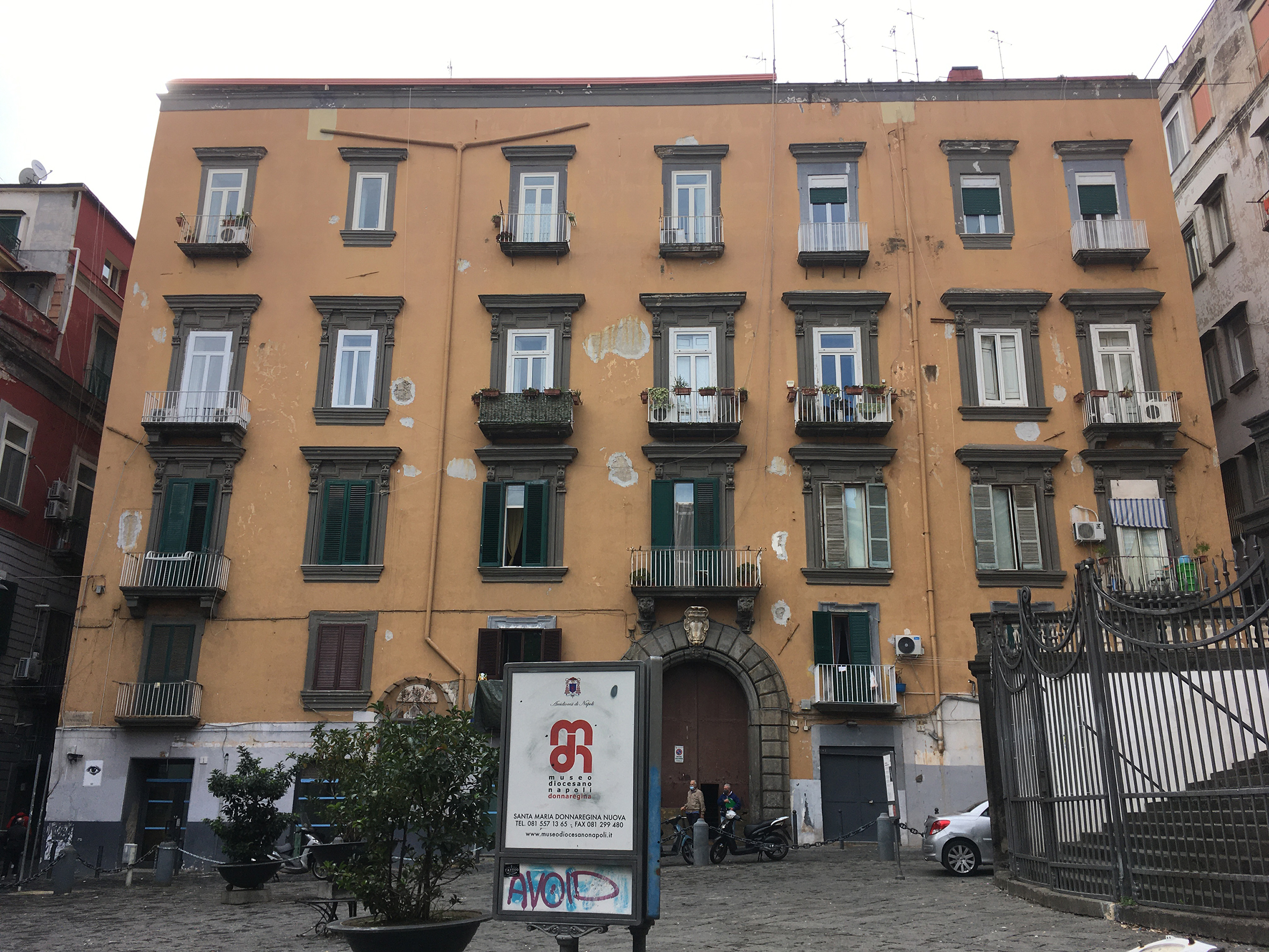 [Palazzo in Largo Donnaregina, 4]