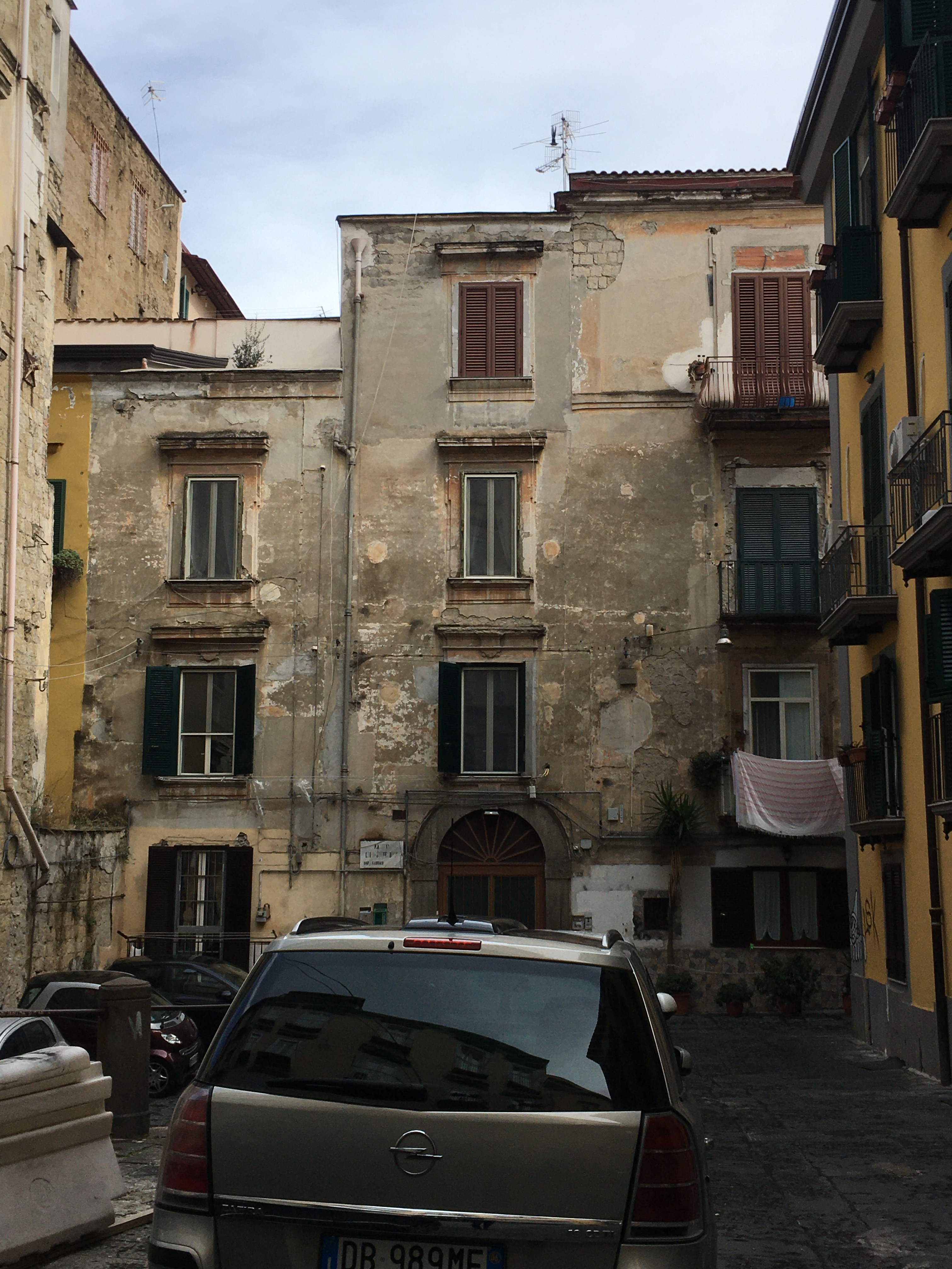 [Palazzo in Piazza L. Settembrini, 32]