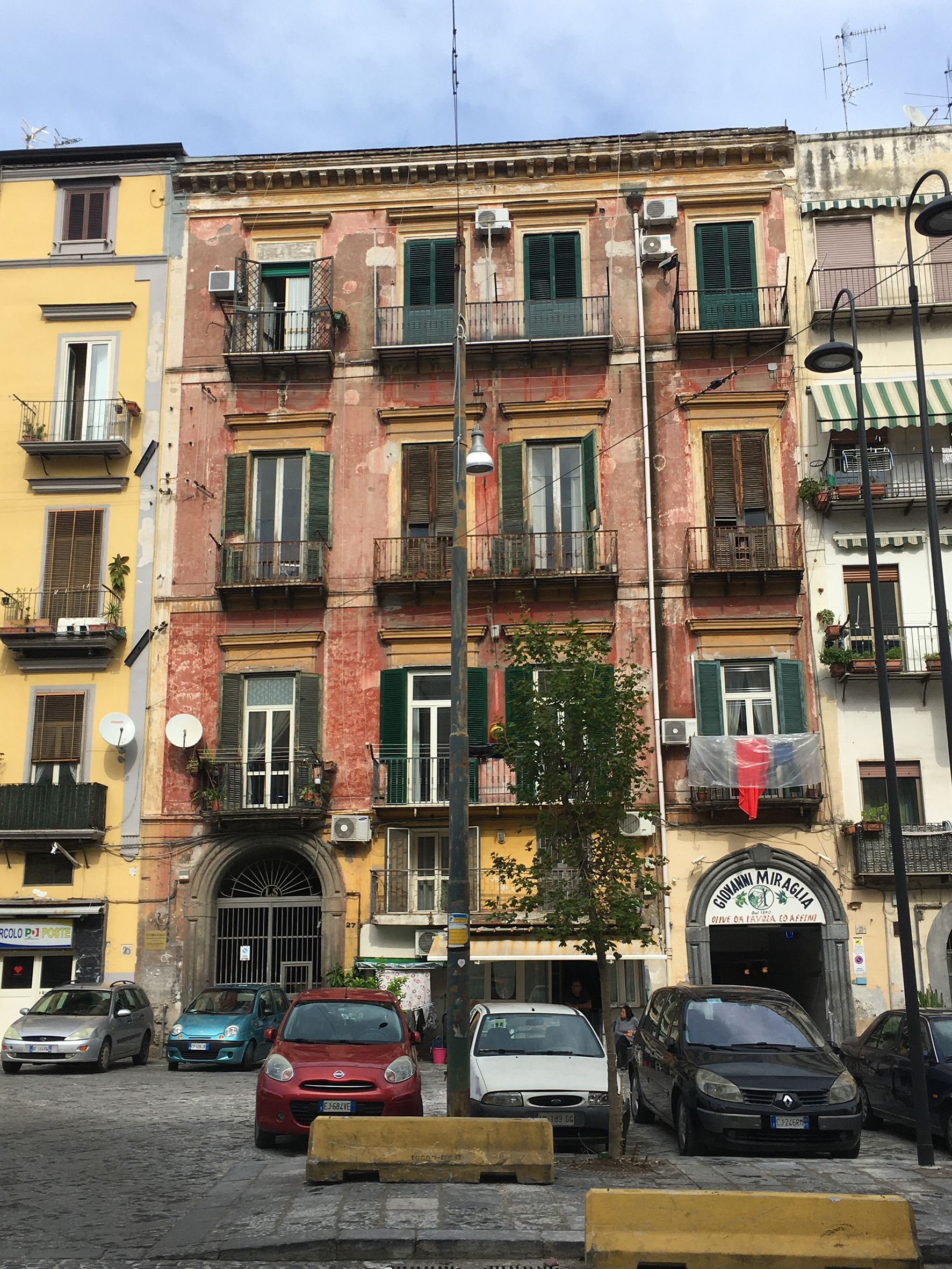 [Palazzo in Via Carbonara, 27]