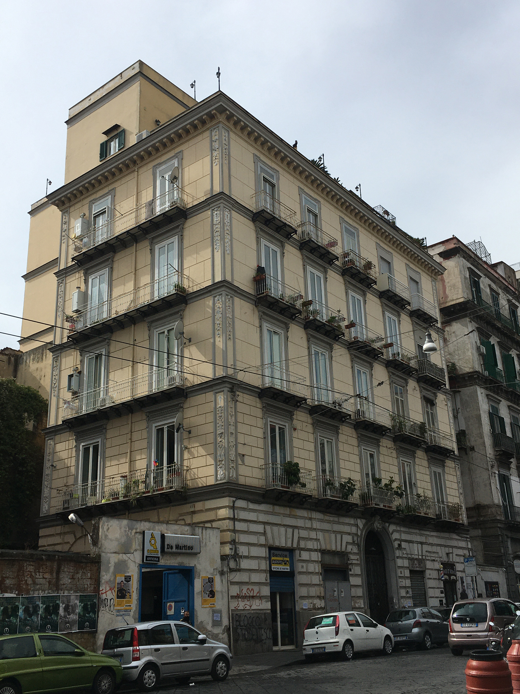 [Palazzo in Via Cesare Rossaroll, 141]