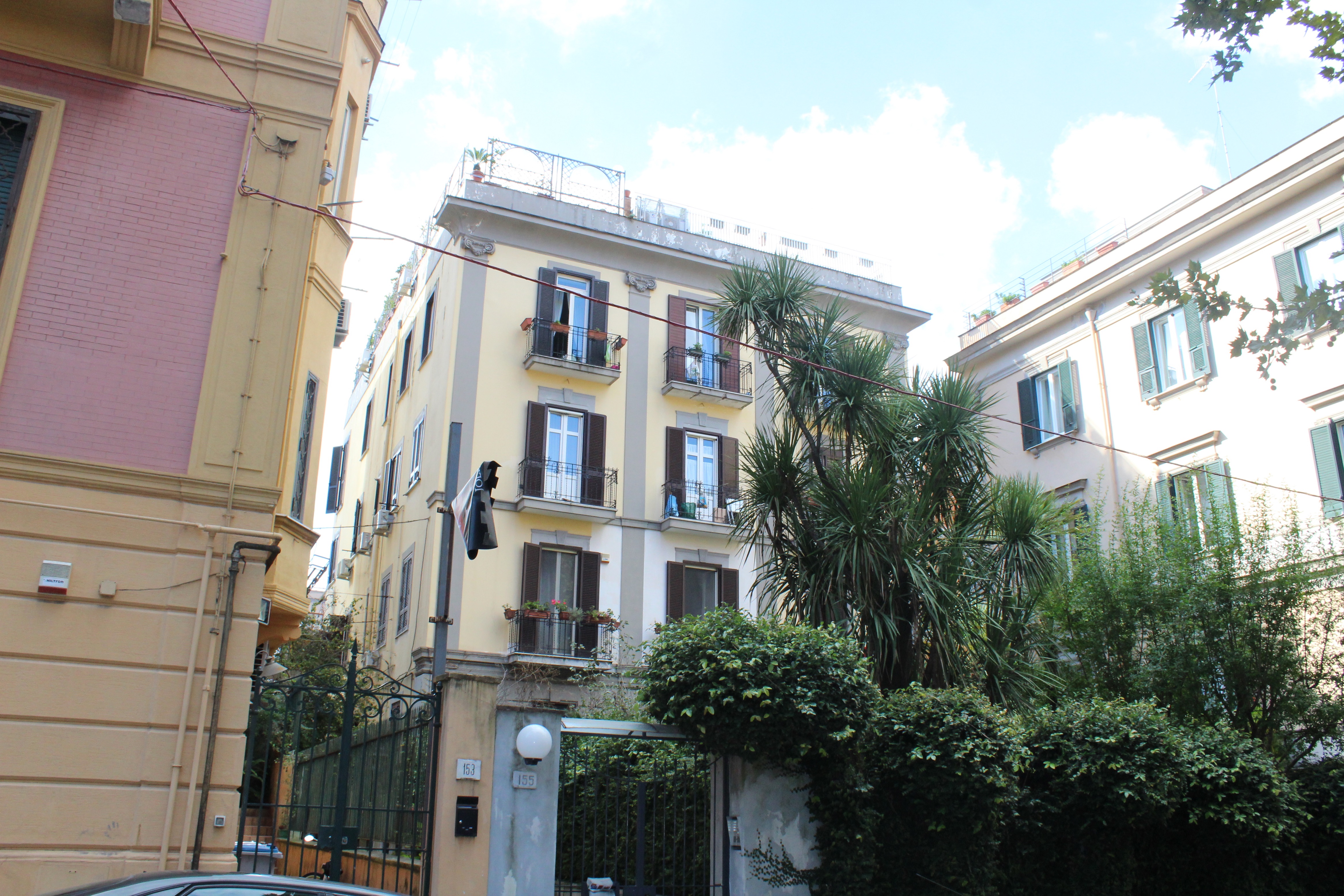 [Palazzo in Via Enrico Alvino 155]