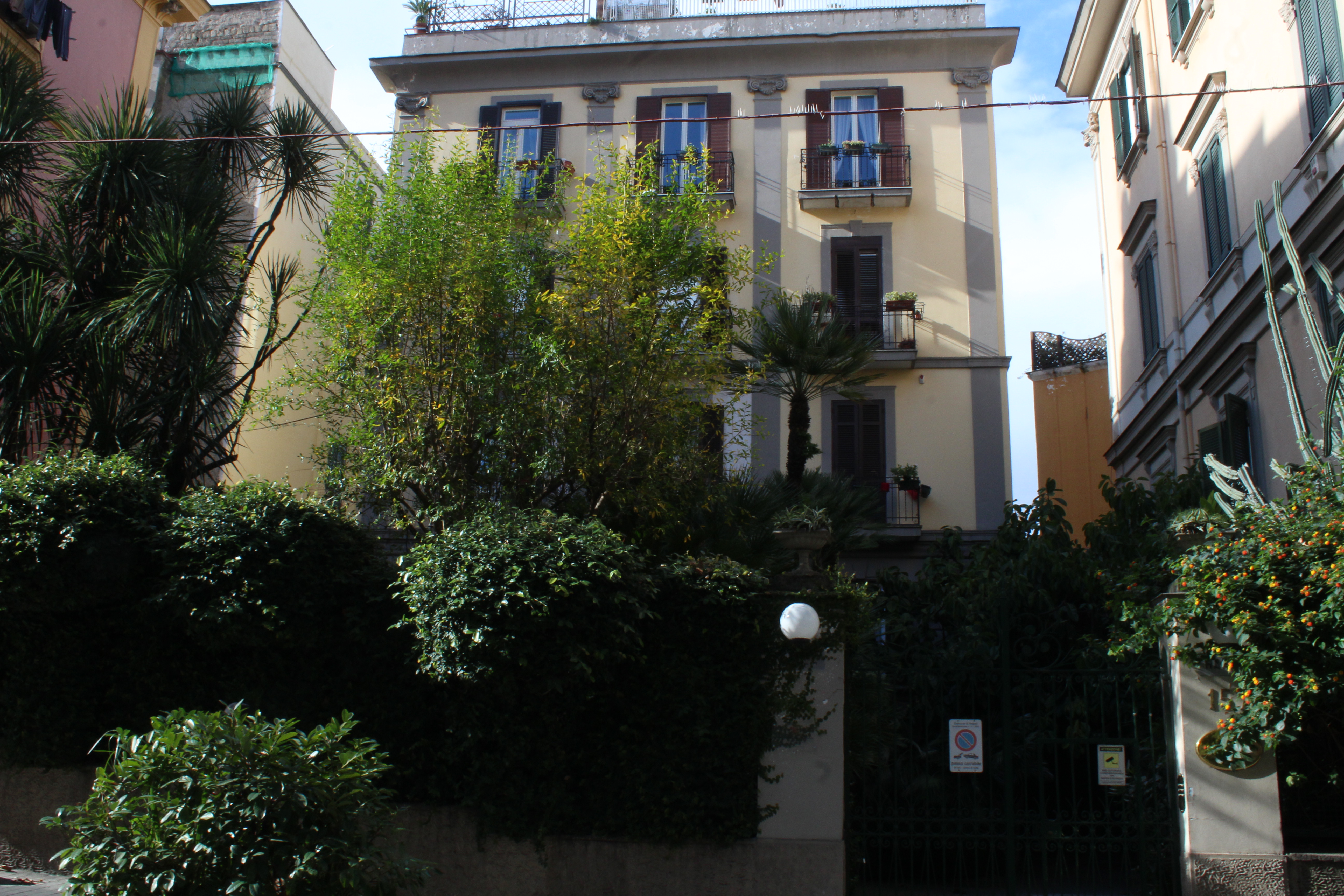[Palazzo in Via Enrico Alvino, 157]