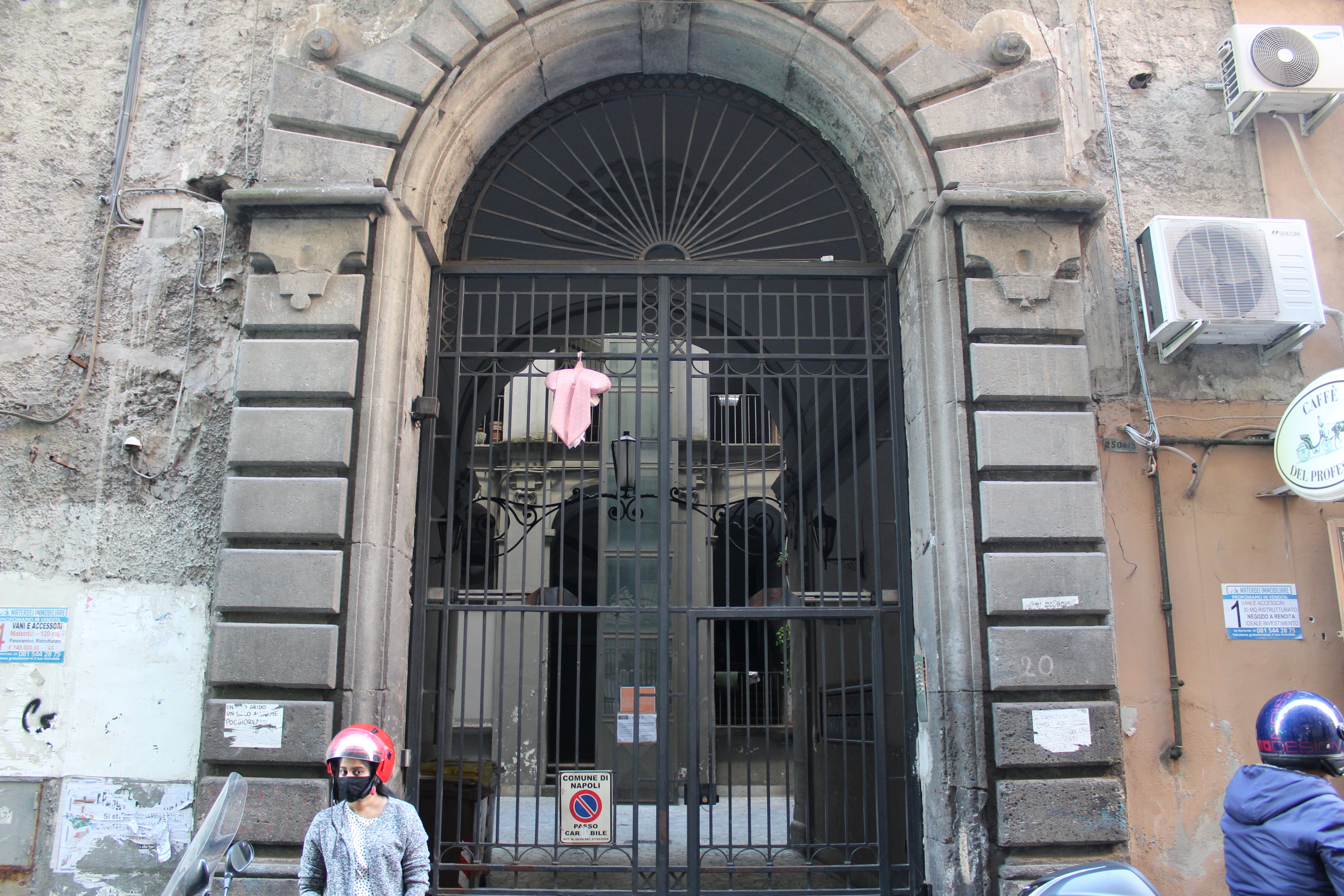 [Palazzo in Via Materdei, 20]