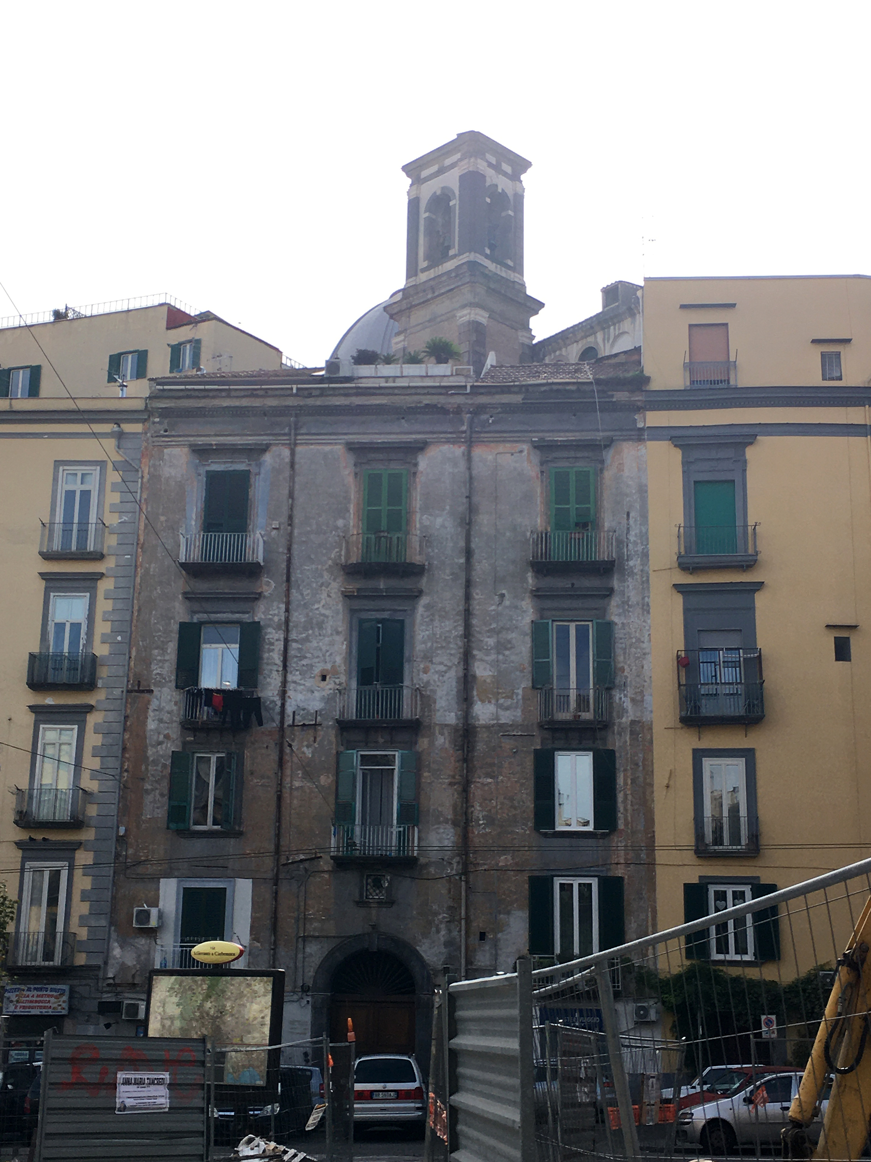 [Palazzo in Via S. Giovanni a Carbonara, 123 ]