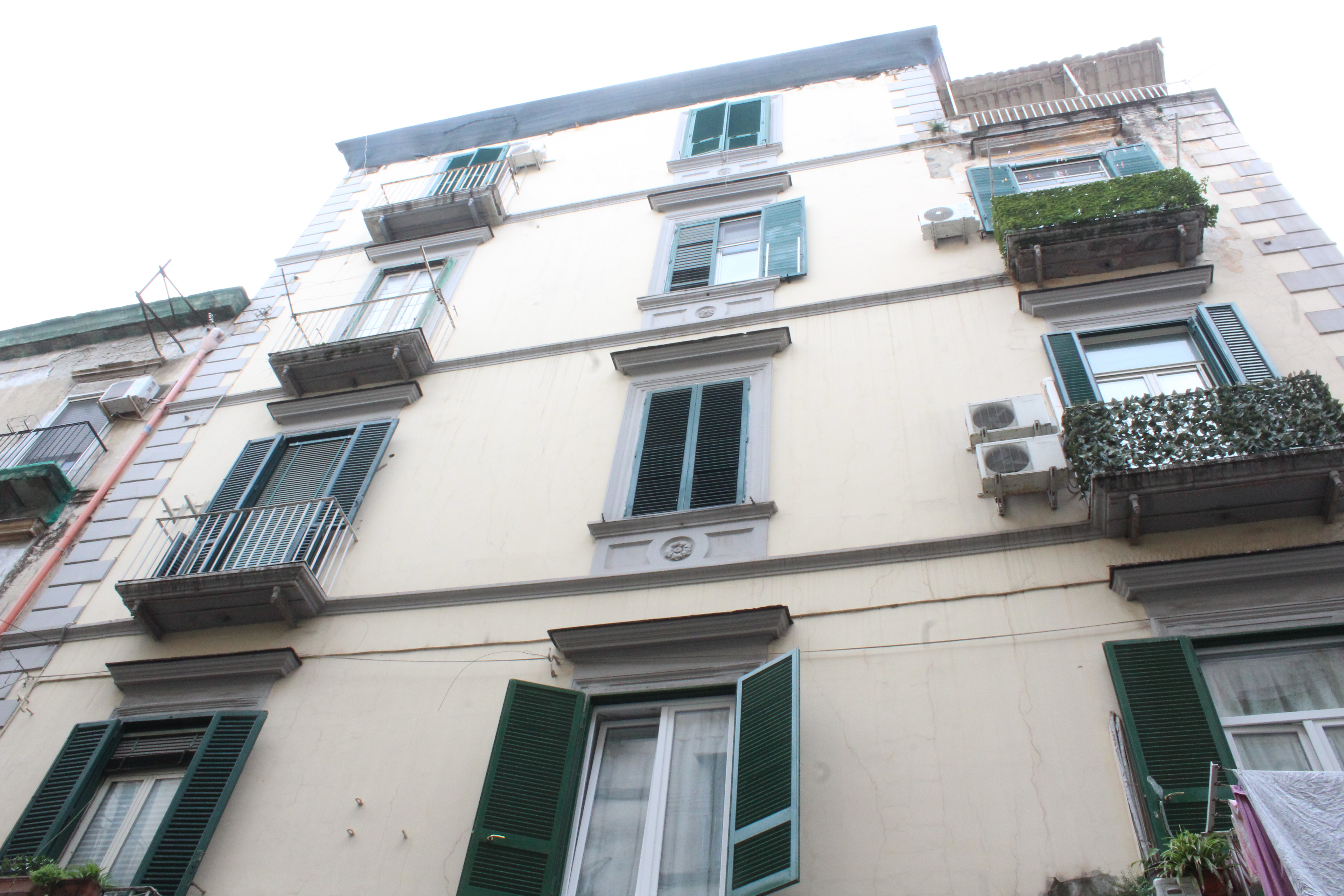 [Palazzo privato Via Crocelle a Porta San Gennaro 5]