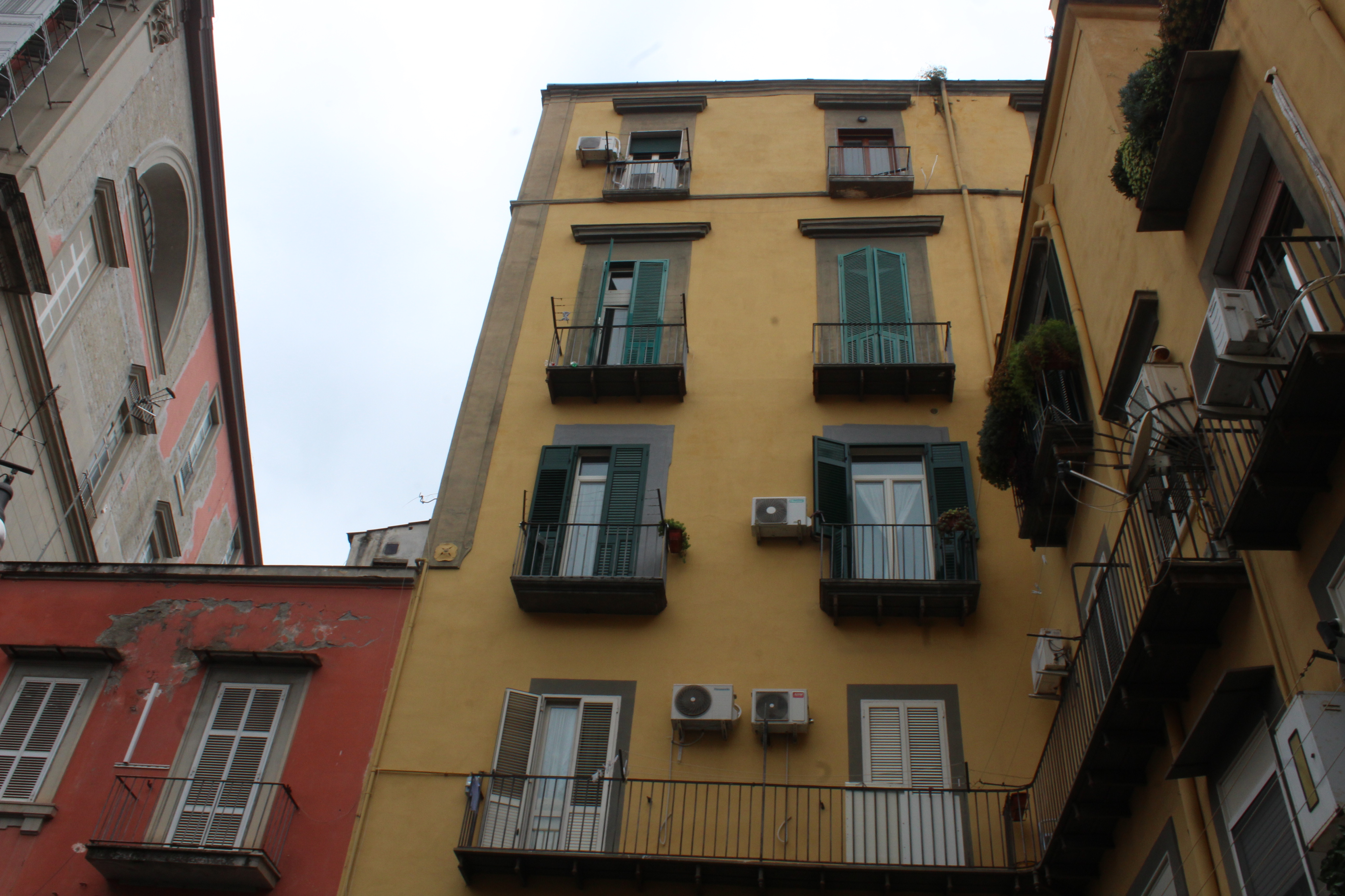 [Palazzo privato in Piazzetta Gagliardi 5]
