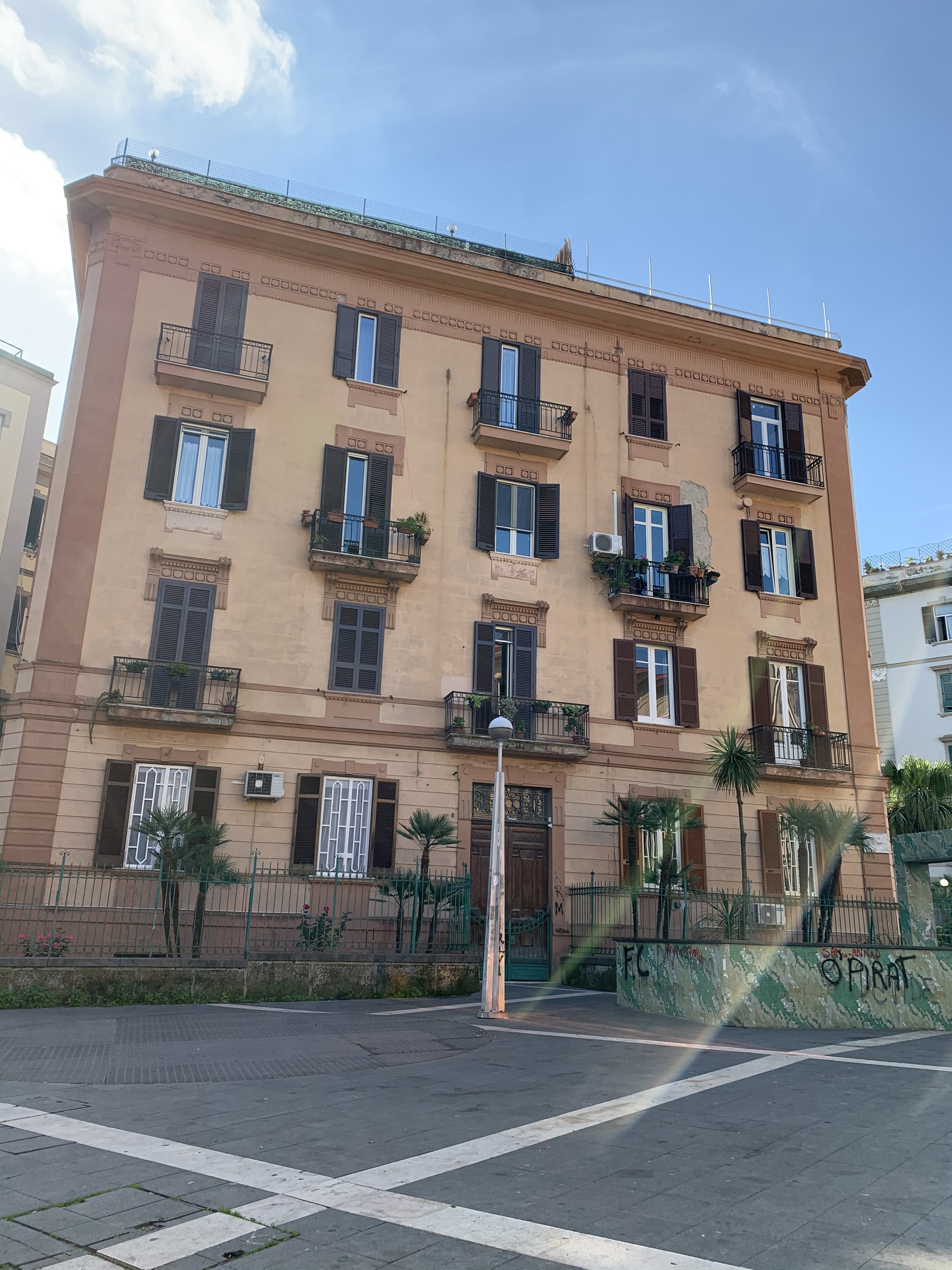 [Palazzo privato in piazza Scipione Ammirato, 1]