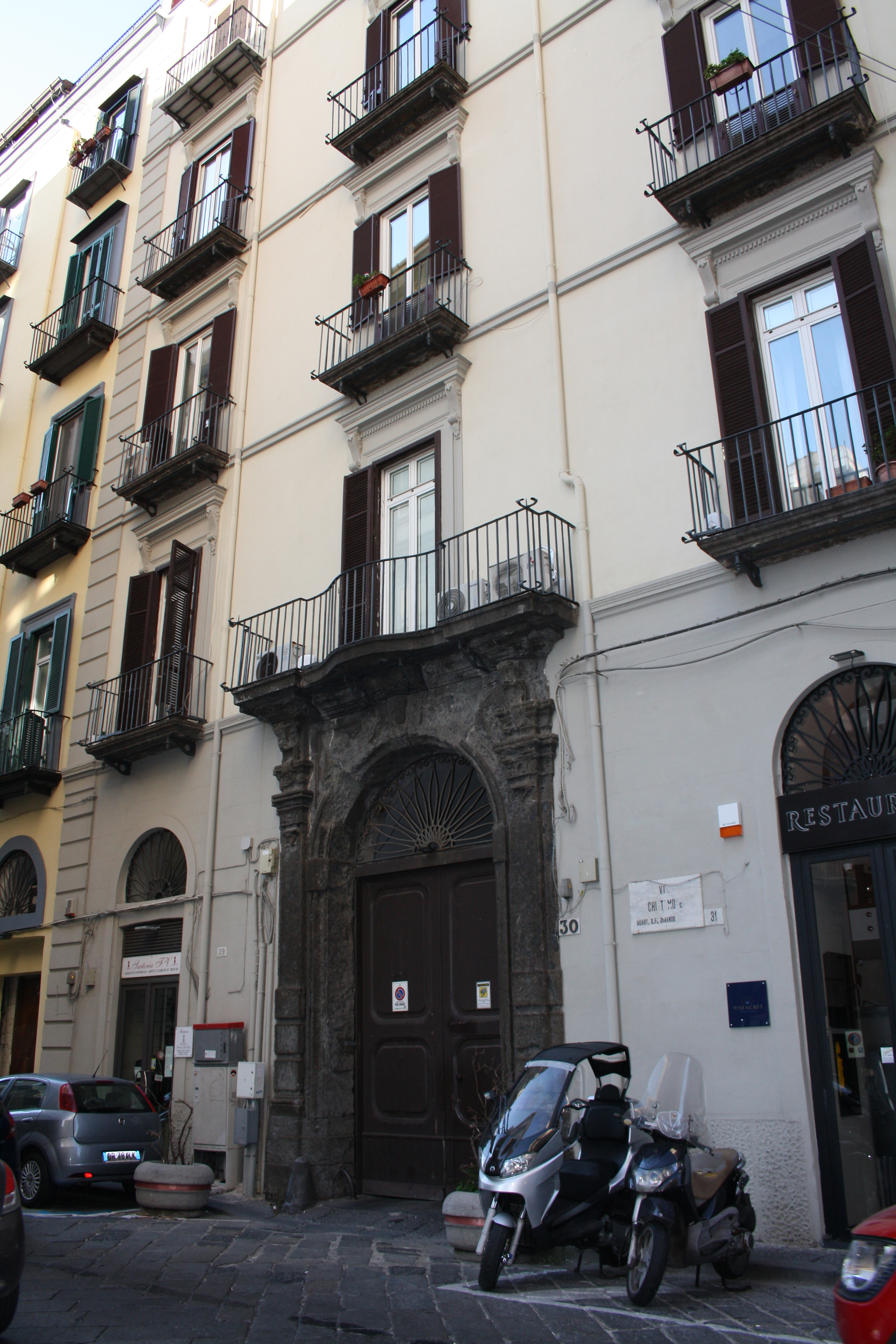 [Palazzo privato in via Chiatamone, 30]