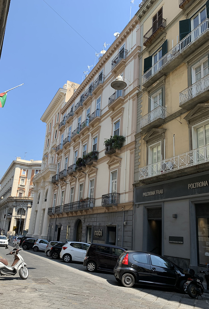 [Palazzo privato in via Chiatamone, 5 bis]