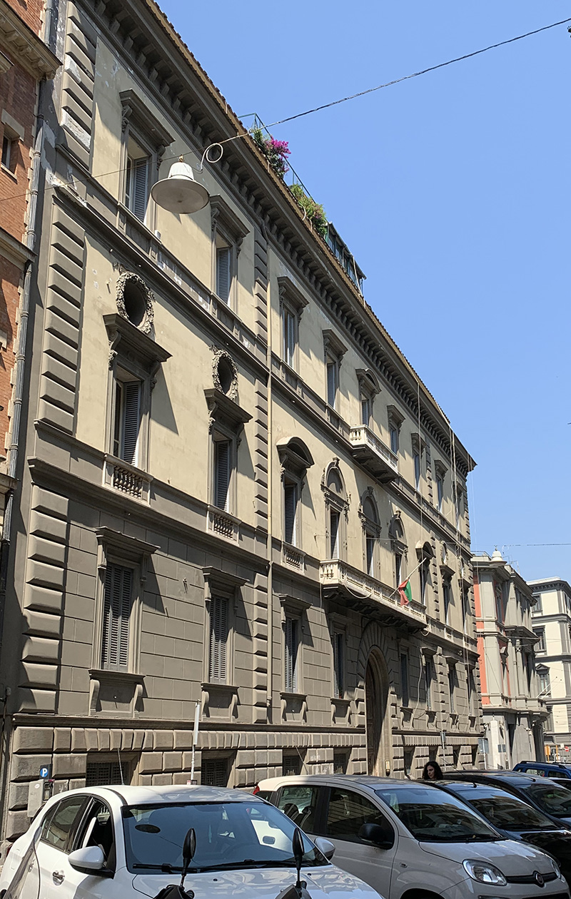 [Palazzo privato in via Chiatamone, 63]