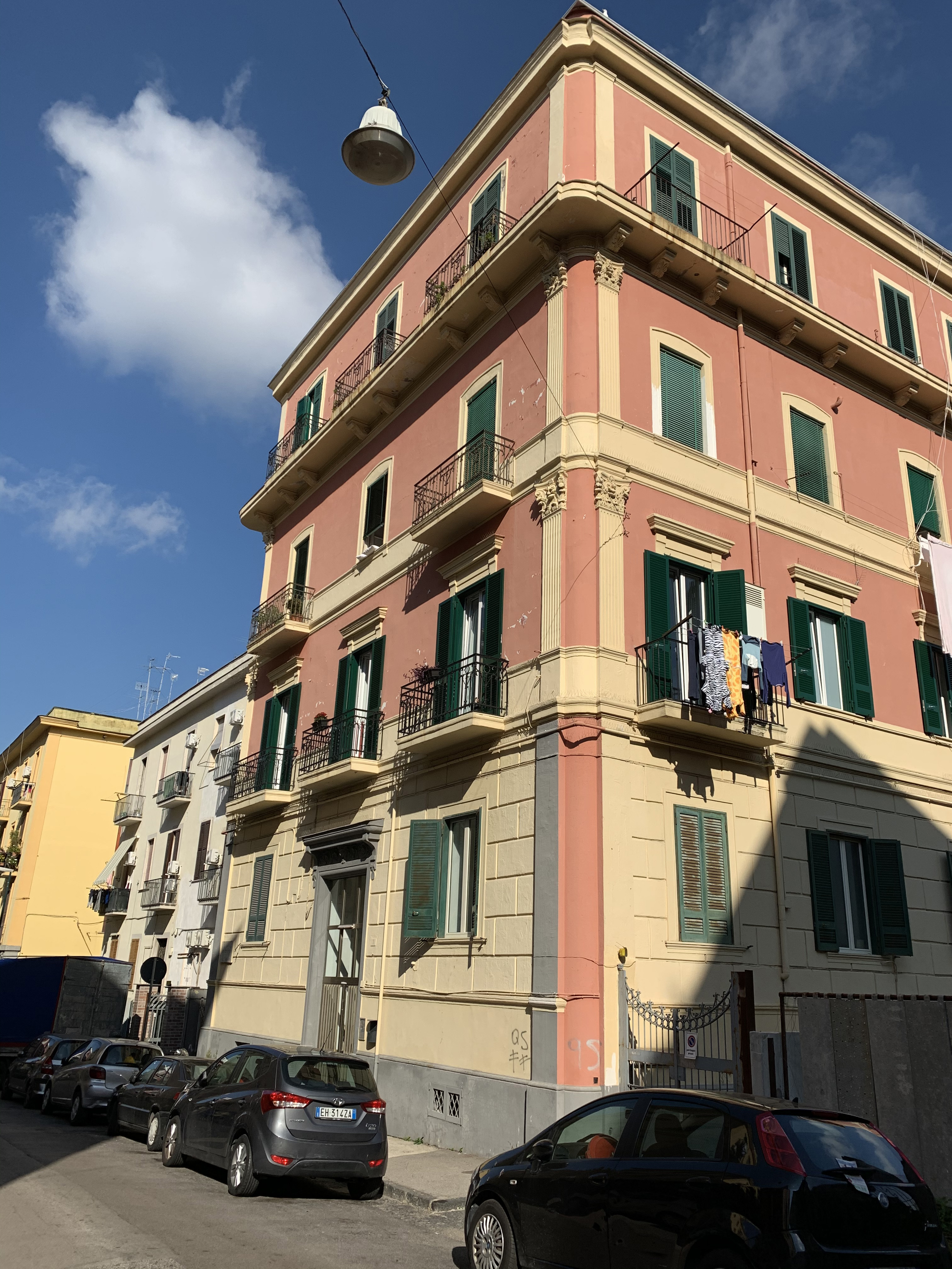 [Palazzo privato in via Domenico di Gravina, 3]