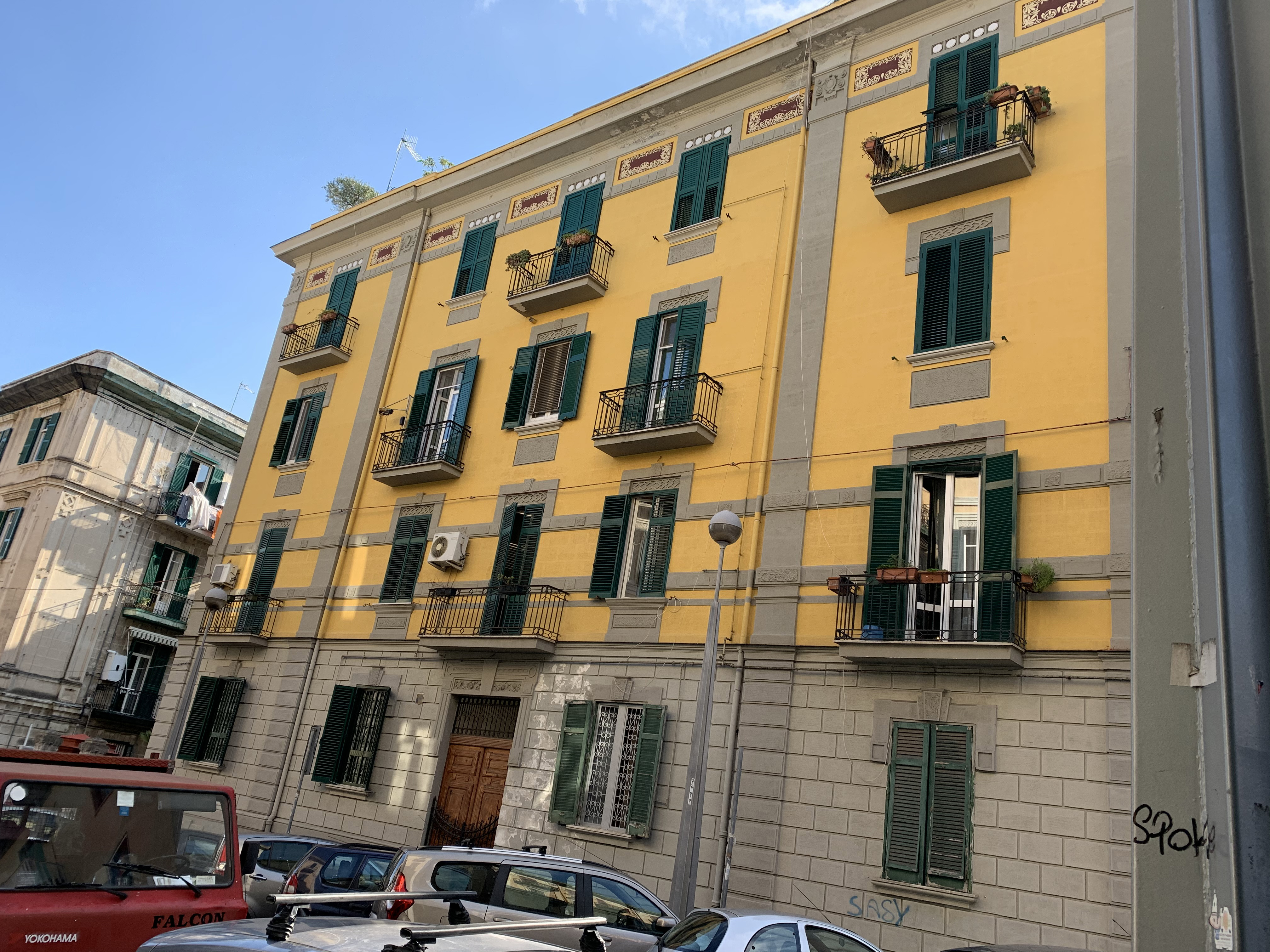 [Palazzo privato in via Leone Marsicano, 7]