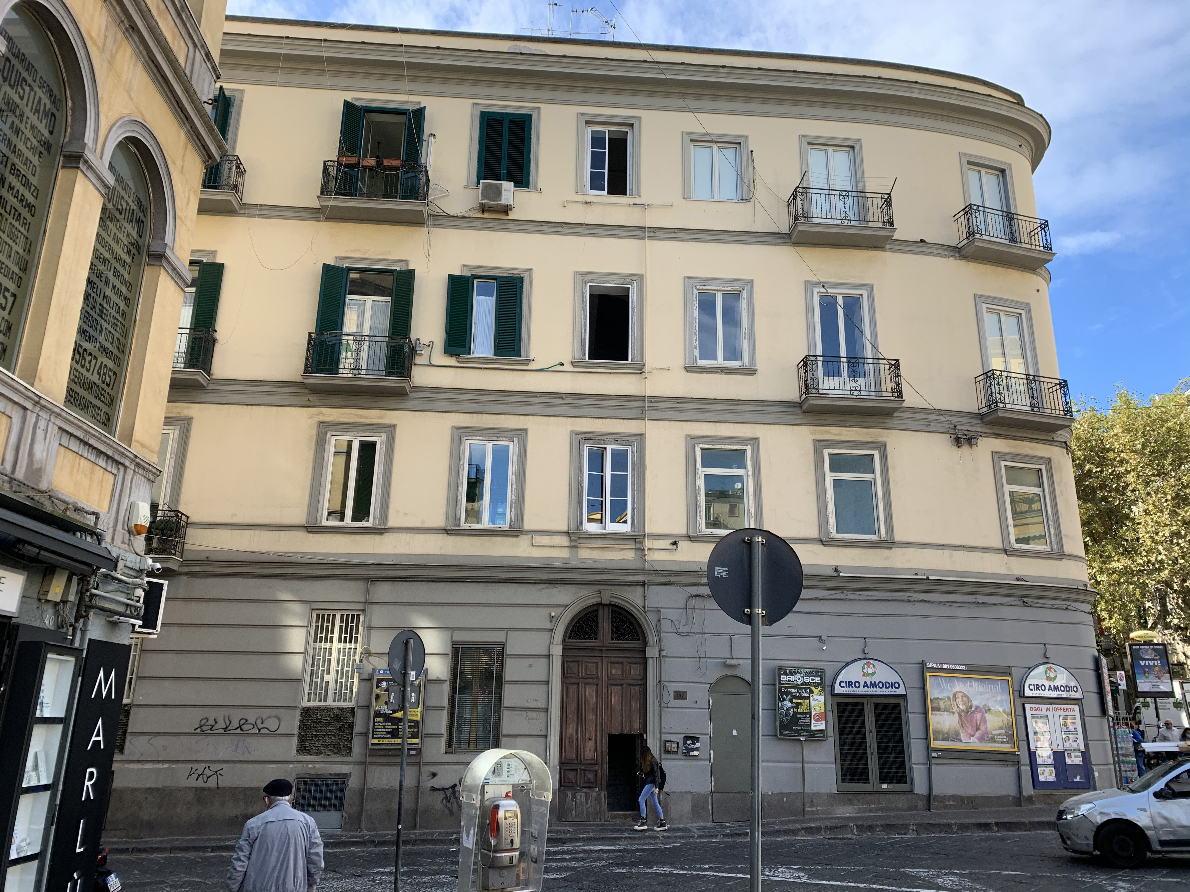 [Palazzo privato in via S. Gennaro ad Antiniano, 137]