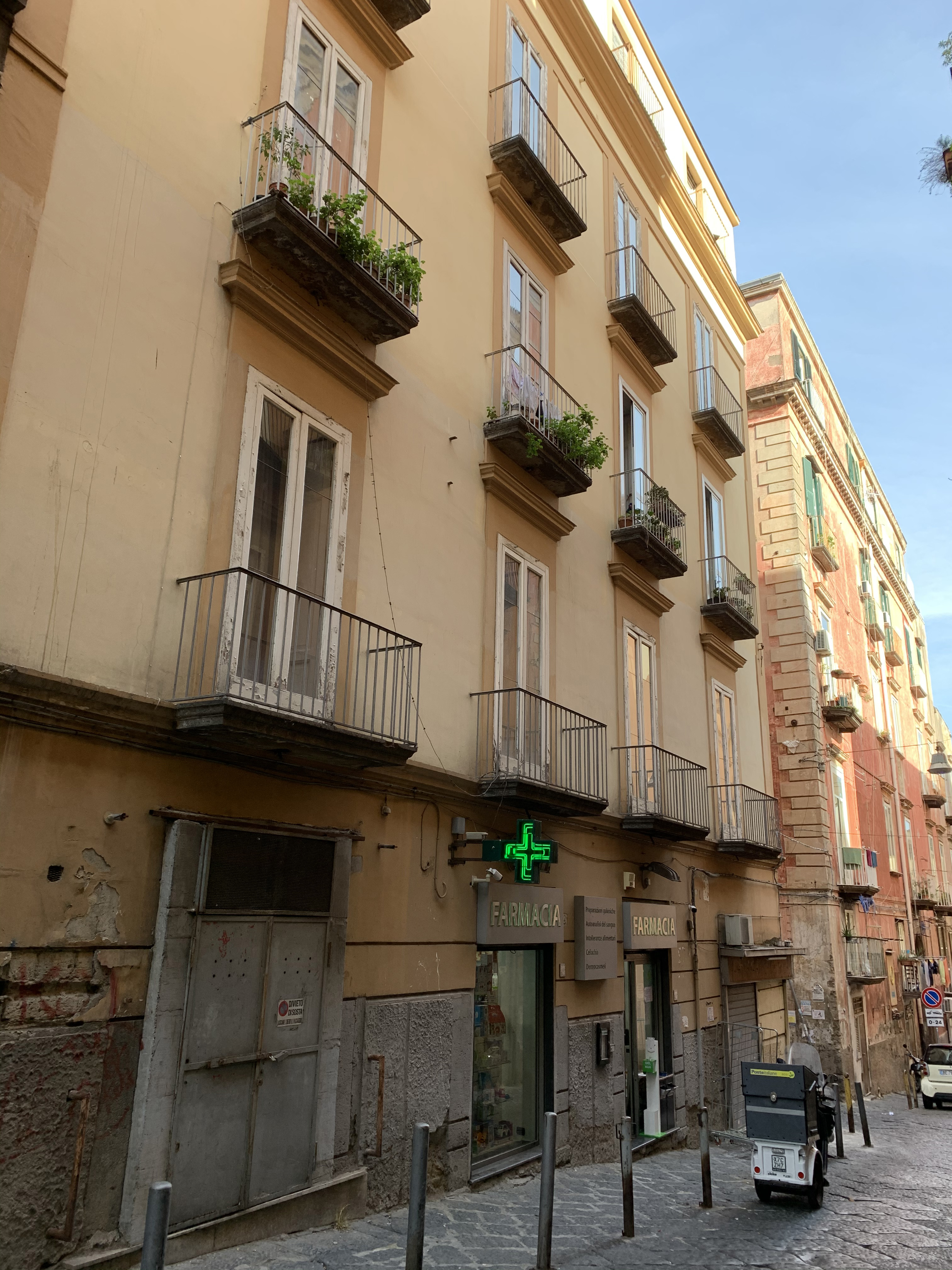[Palazzo privato in via San Giuseppe dei Nudi, 17-19]