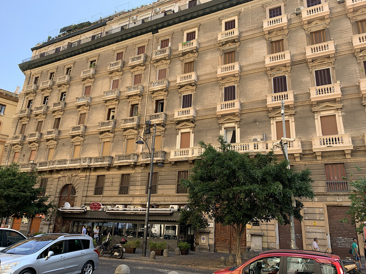 [Palazzo privato in via Santa Lucia, 97/107]