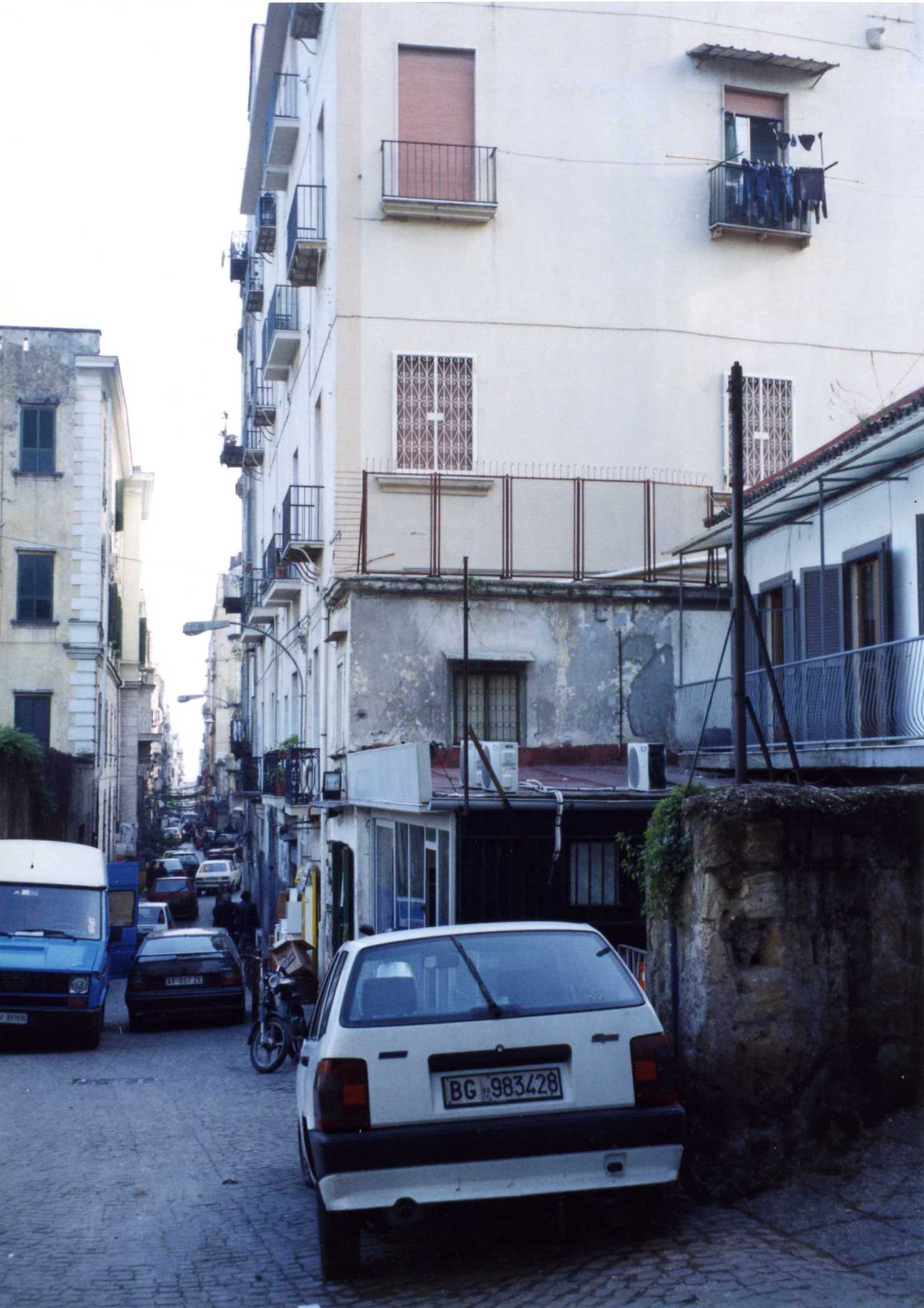[Palazzo pubblico in Vico Lungo San Raffaele]