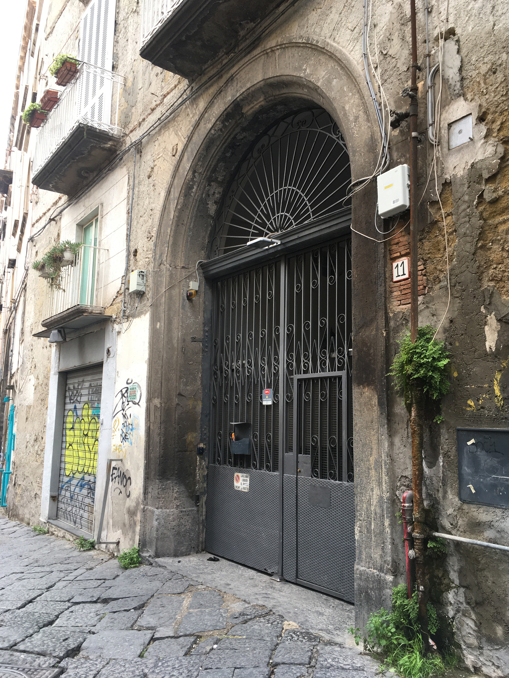 [Portale in Via Sapienza, 18]