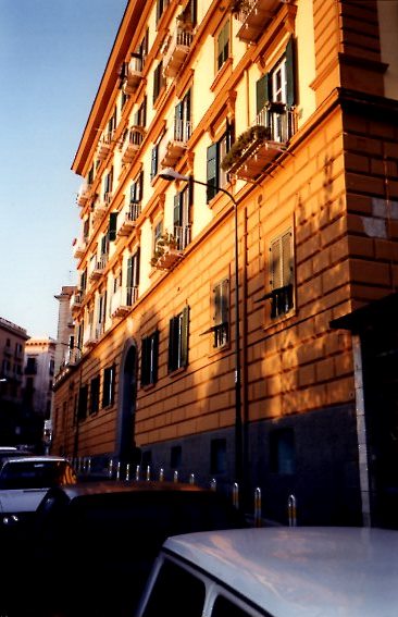 edificio per abitazione