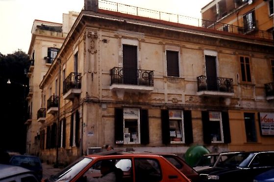 edificio per abitazione