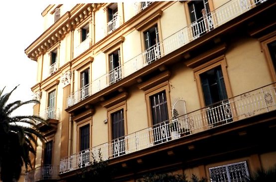 edificio per abitazione