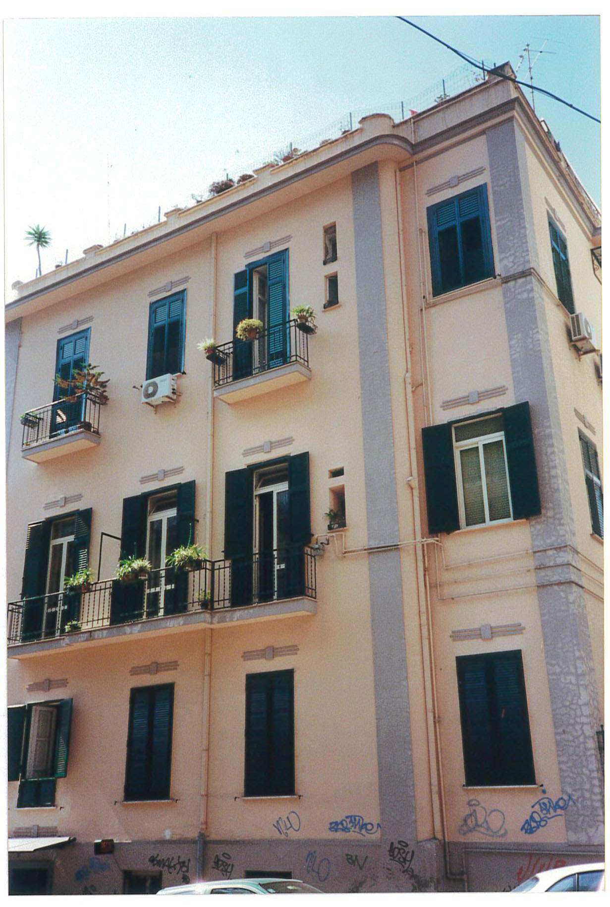 palazzina in via Francesco Solimene, 114 E