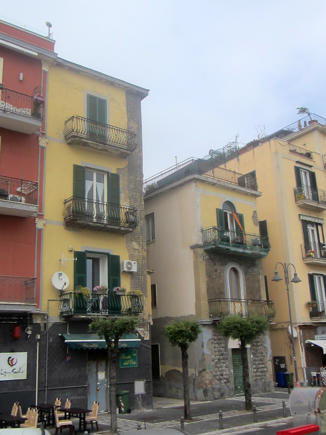 [Palazzo in Corso Umberto, 67-69-71-73-75-77-79-81-83-85-87]