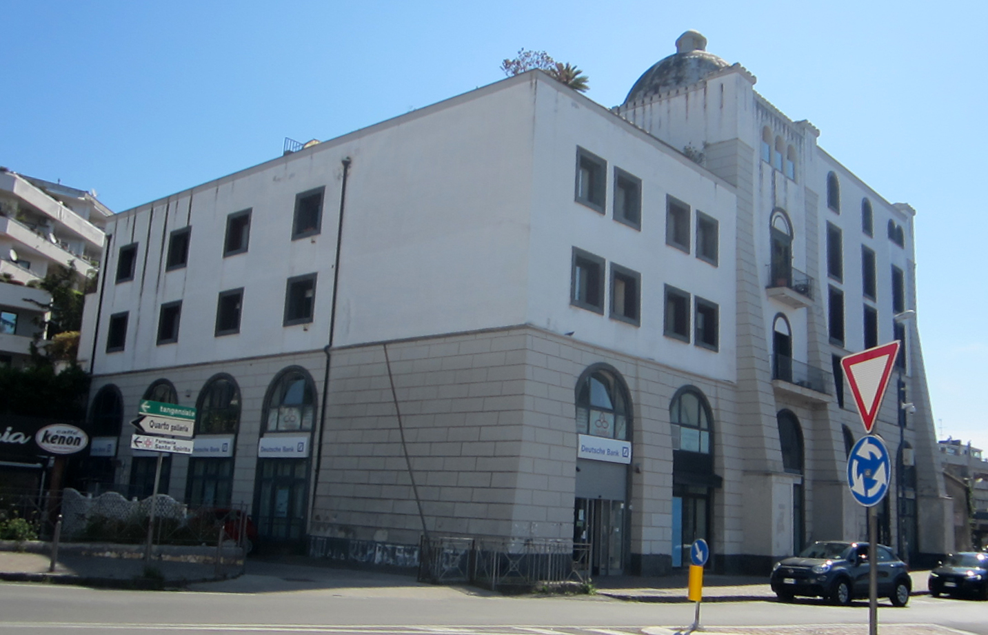 [Palazzo in Piazza Capomazza, 5-6-7-8-9-10]