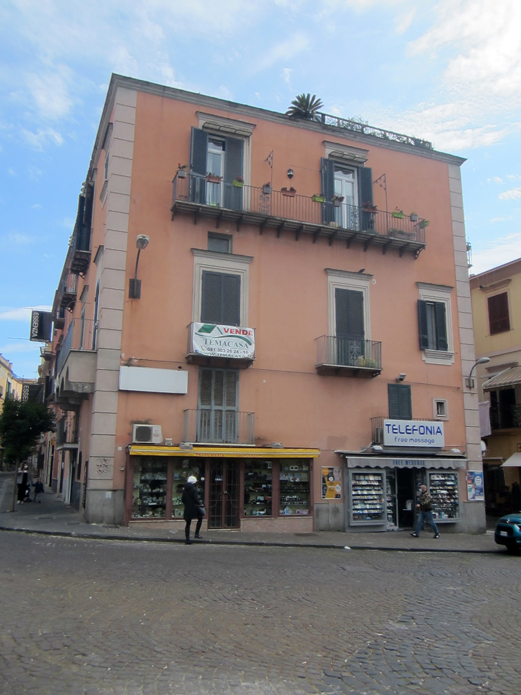 [Palazzo in Traversa di Via Allumiera, 10-12-14-16]