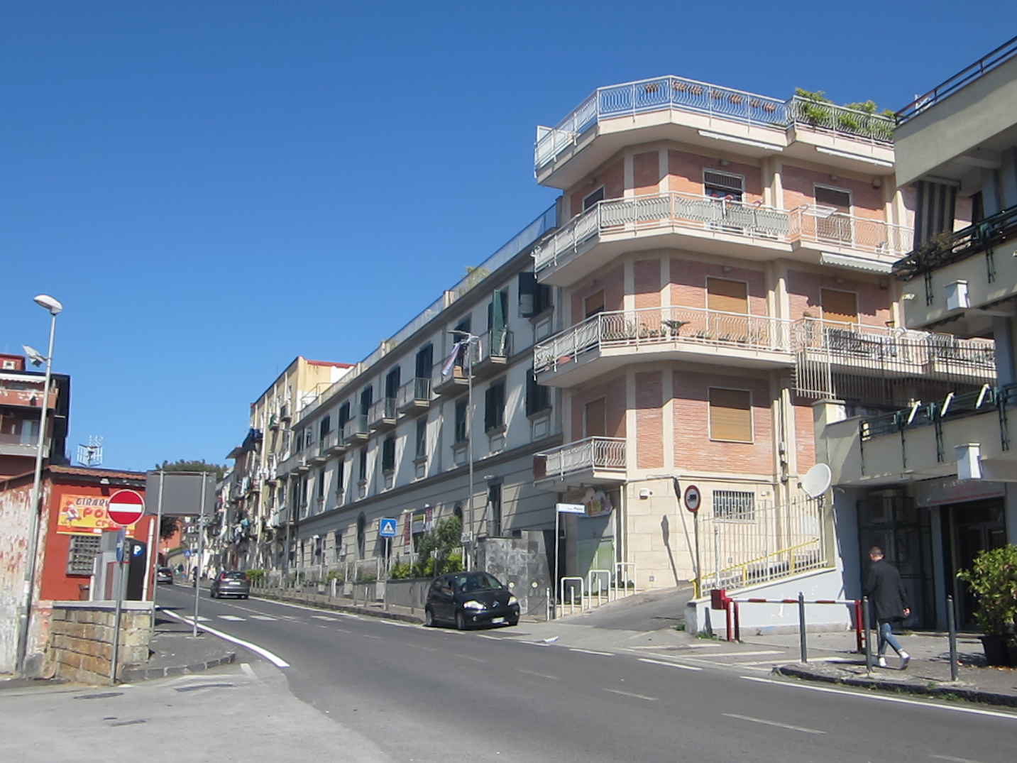 [Palazzo in Via Alfonso Artiaco, 2-4-6-8-10-12-14-16]