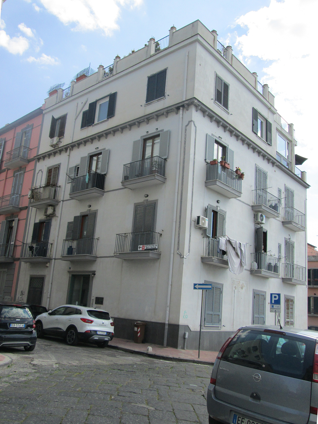 [Palazzo in Via Fratelli Bandiera, 3-5]