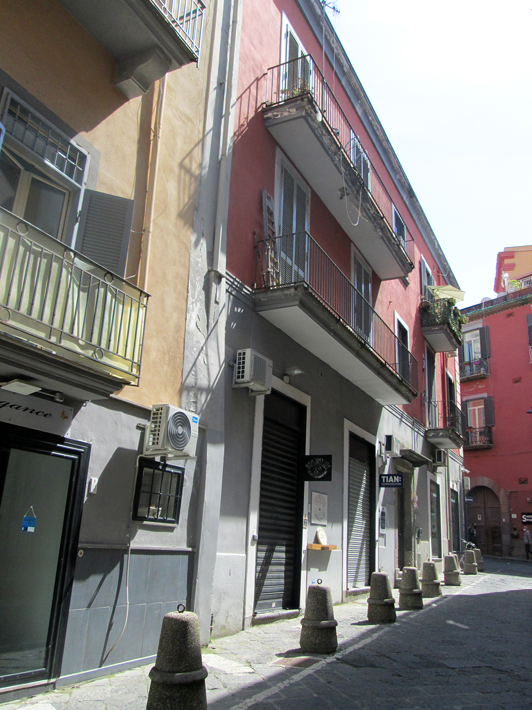 [Palazzo in Via Gabriella Portese, 16]