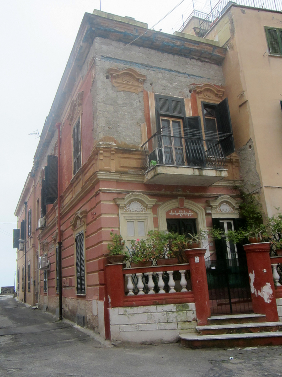 [Palazzo in Via Gerolomini, 26]
