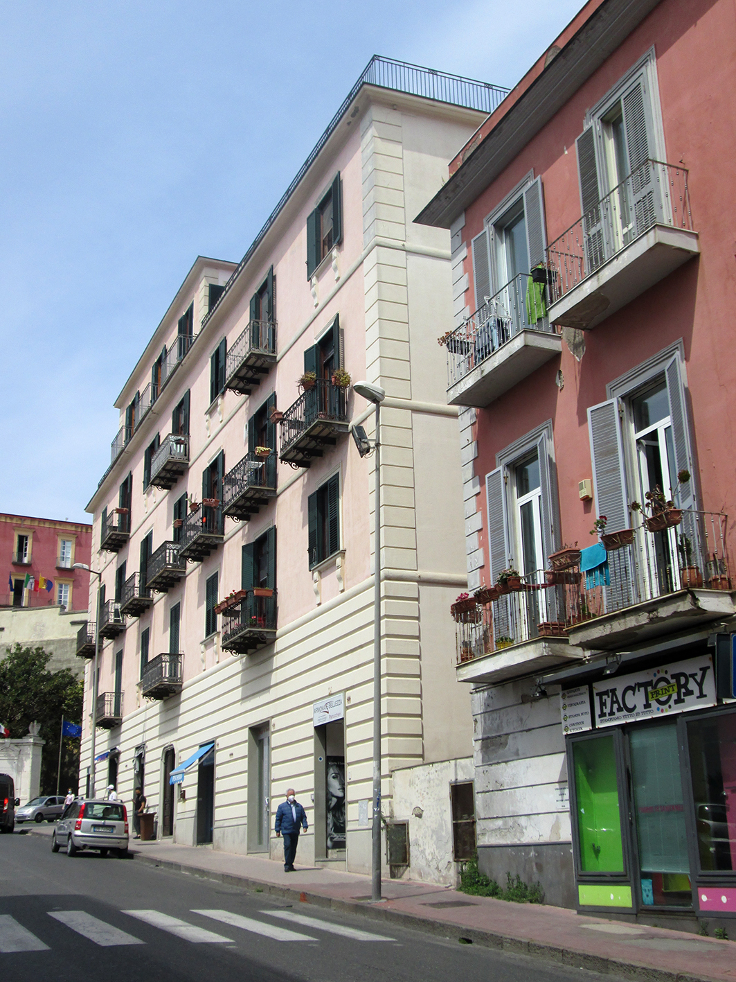 [Palazzo in Via Giacomo Matteotti, 1-3-5-7-9-11-13]