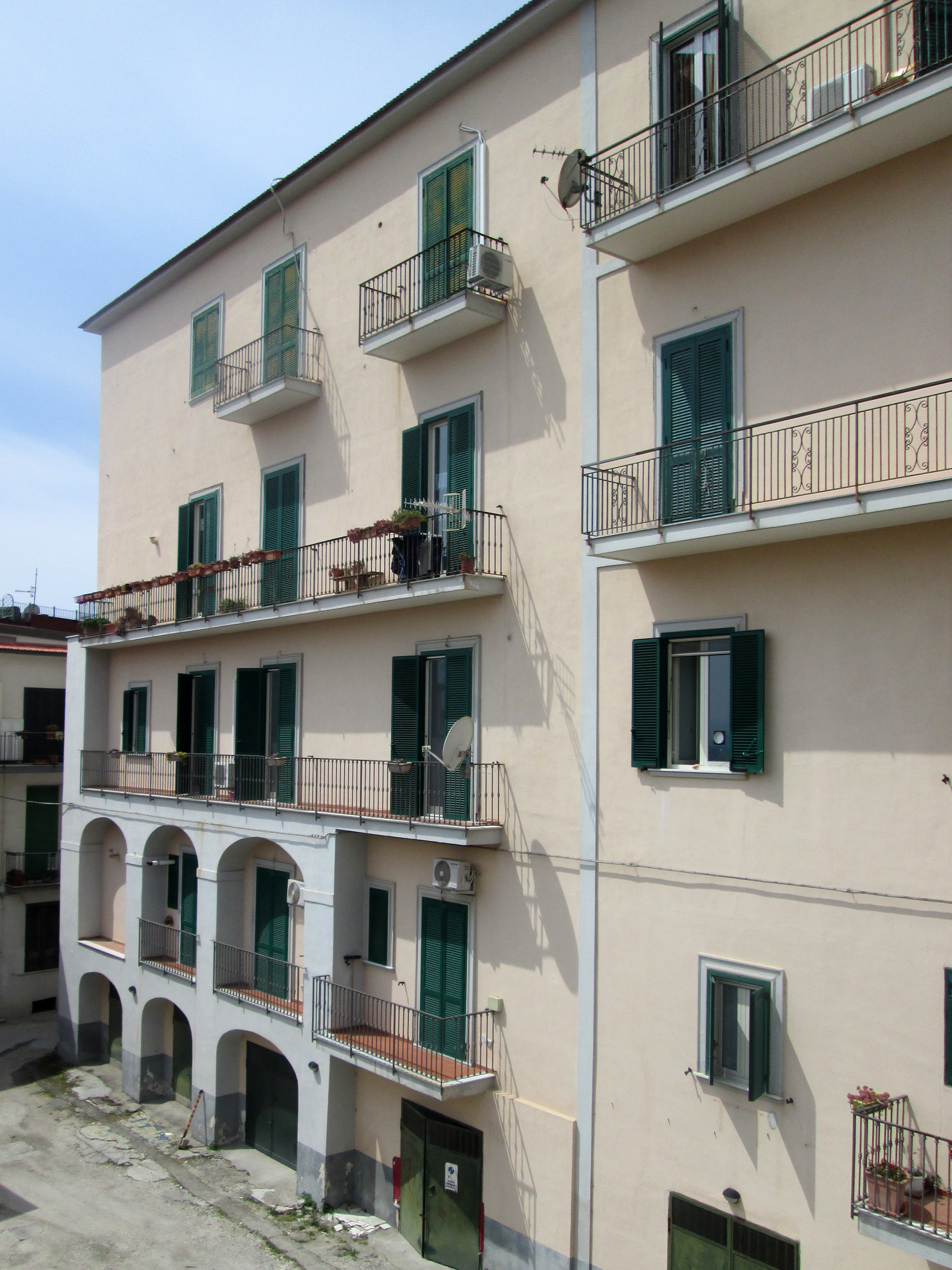 [Palazzo in Via Giacomo Matteotti, 2-3-4-5]