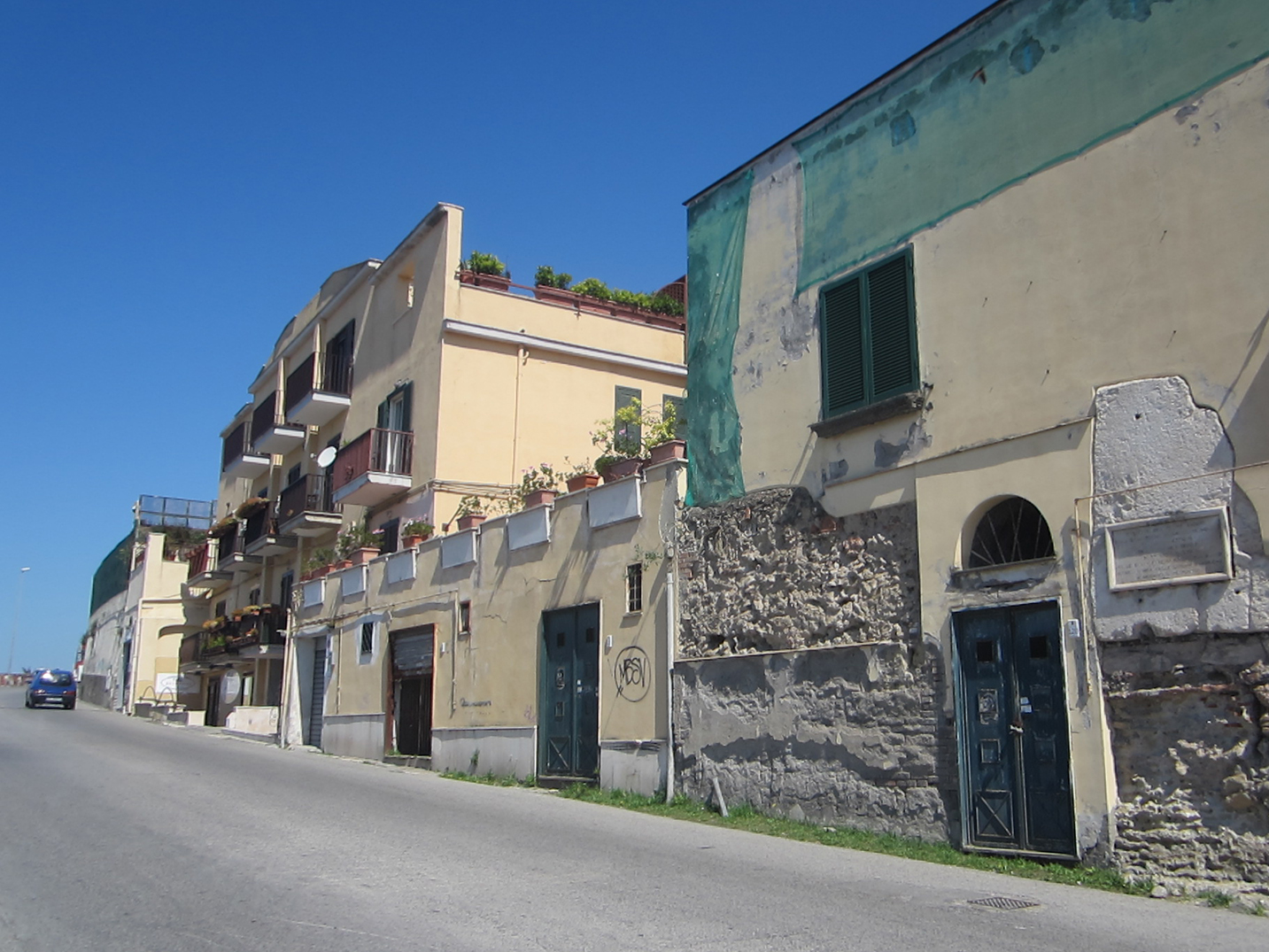 [Palazzo in Via Giovan Battista Pergolesi, 112-114-116-118-120-122-124-126-128-130-132-134-136]