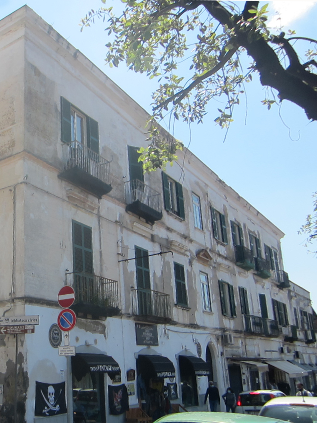 [Palazzo in Via Giovan Battista Pergolesi, 26-28-30-32-34-36]