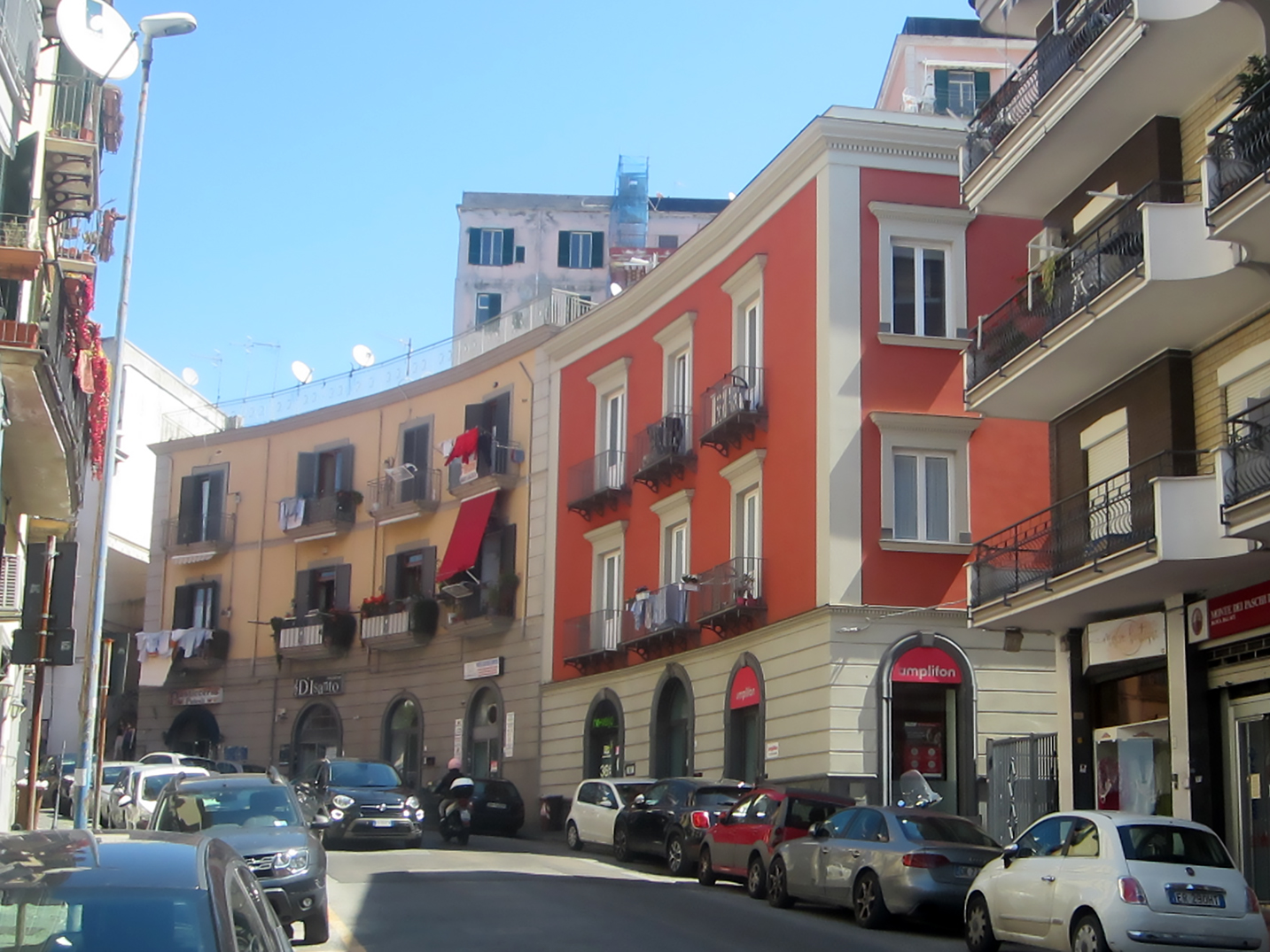 [Palazzo in Via Giovan Battista Pergolesi, 66]