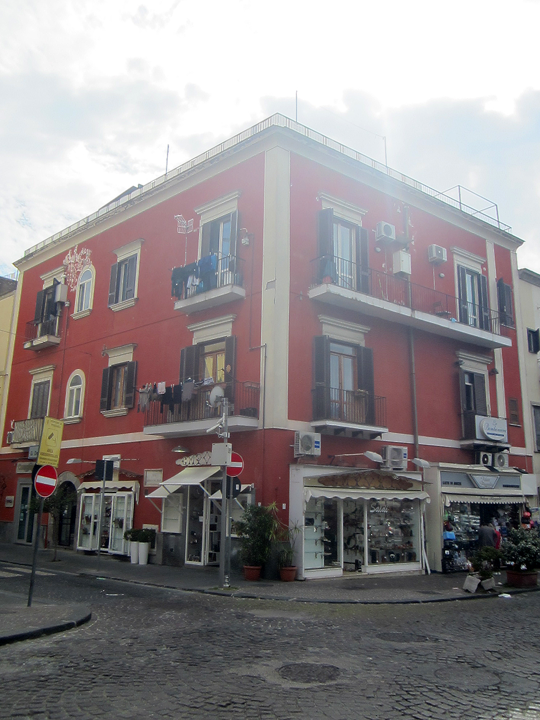 [Palazzo in Via Giovanni De Fraja, 45-47-49-51]